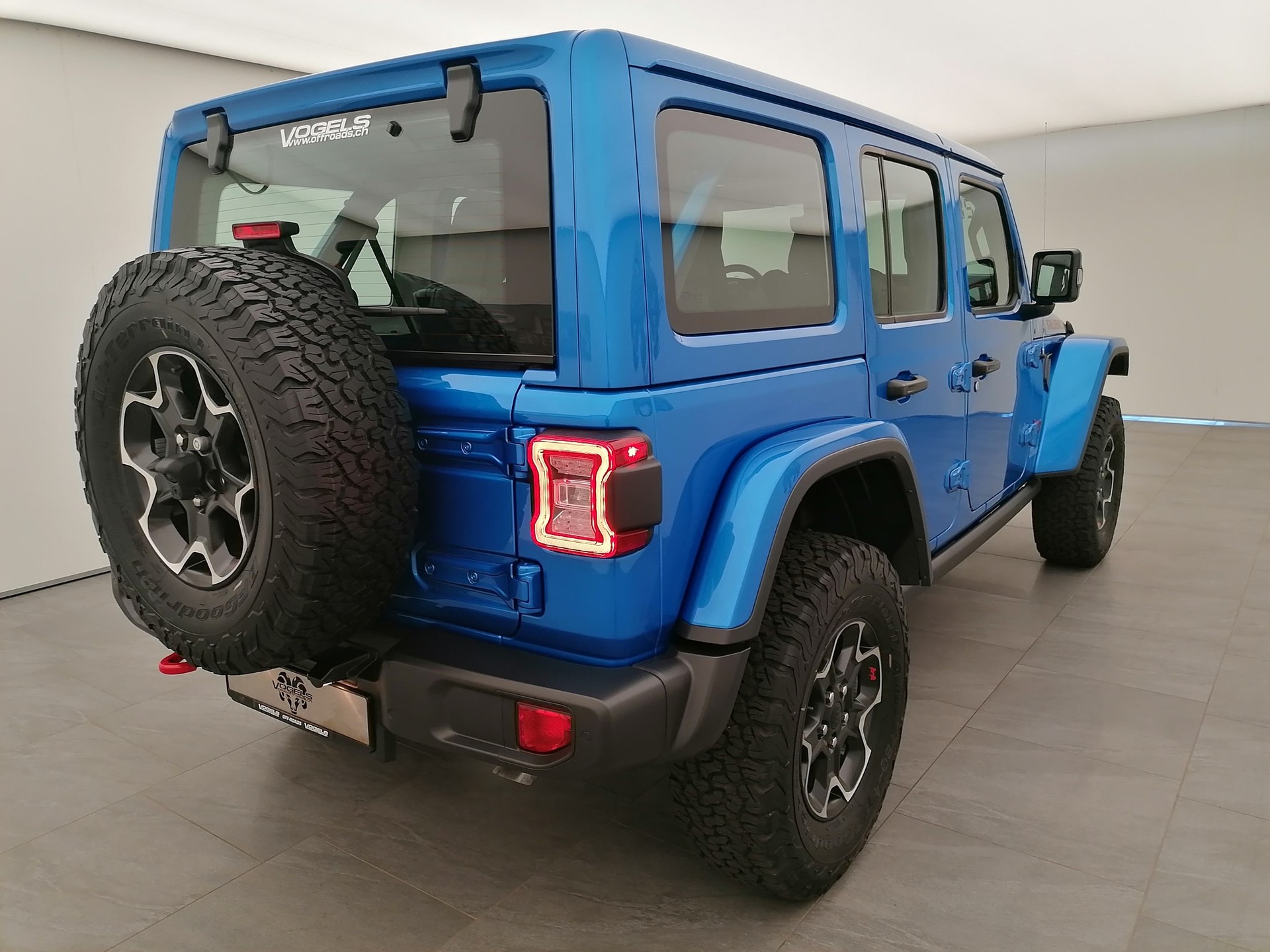 JEEP Wrangler 2.0 Rubicon Unlimited-showroom-element-3
