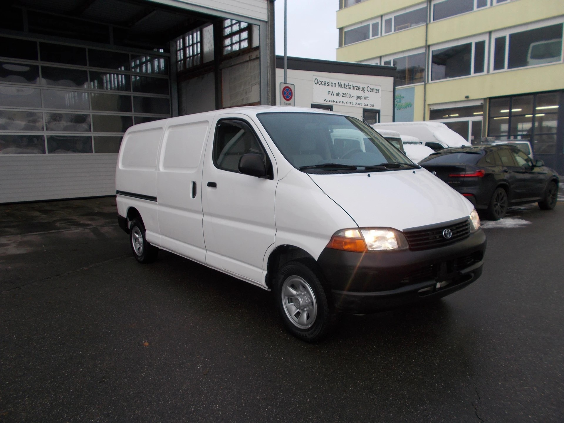 TOYOTA Hiace D-4D 4WD-showroom-element-1