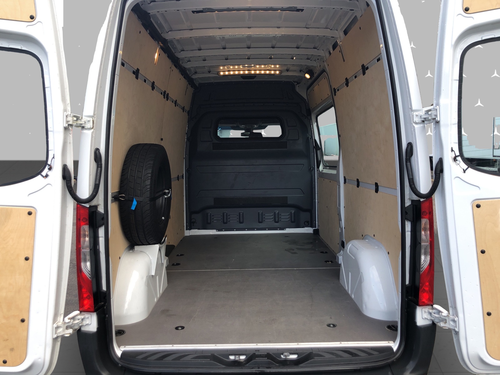 MERCEDES-BENZ eSprinter 312 47kWh Standard-image-7