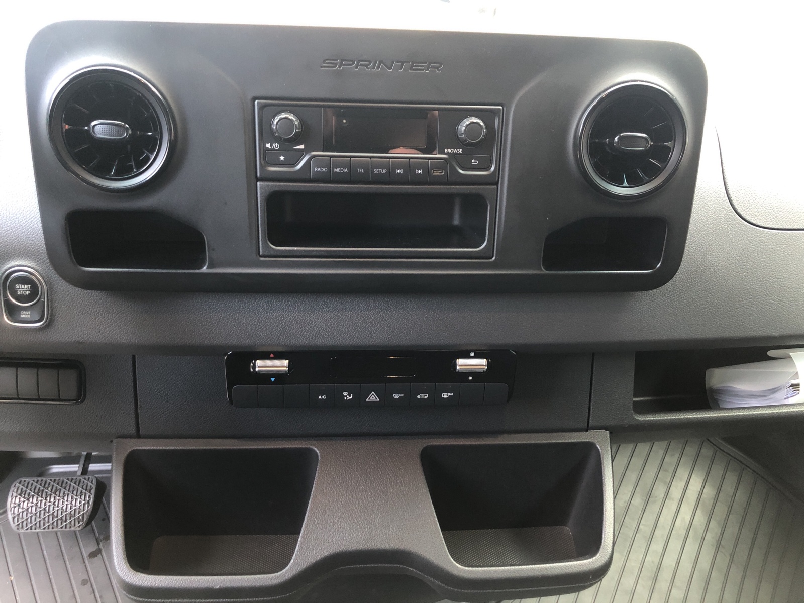 MERCEDES-BENZ eSprinter 312 47kWh Standard-image-12