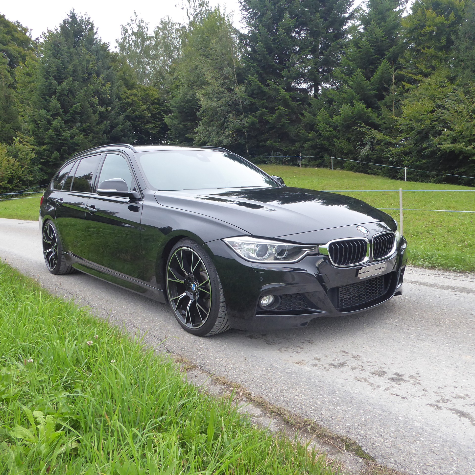 BMW 330d xDrive Touring Steptronic-image-1
