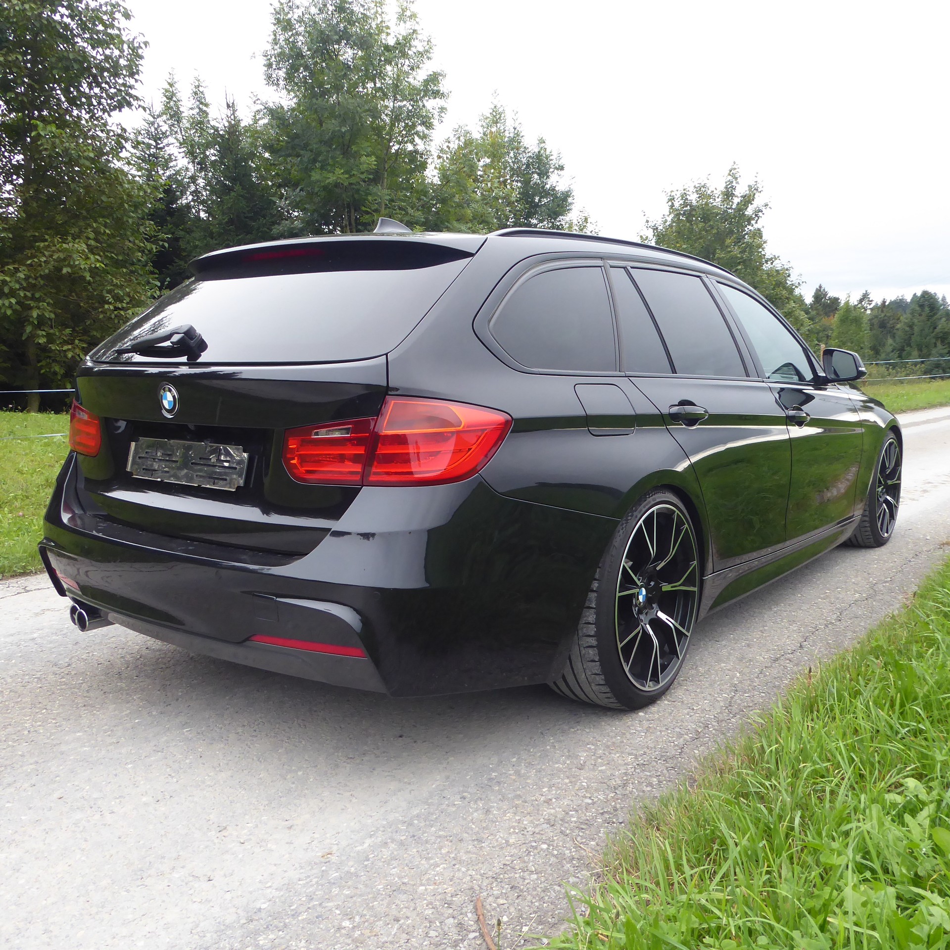 BMW 330d xDrive Touring Steptronic-image-4
