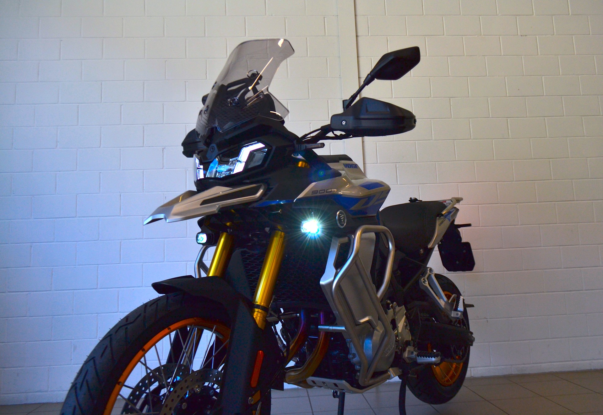 VOGE 900DS-image-8