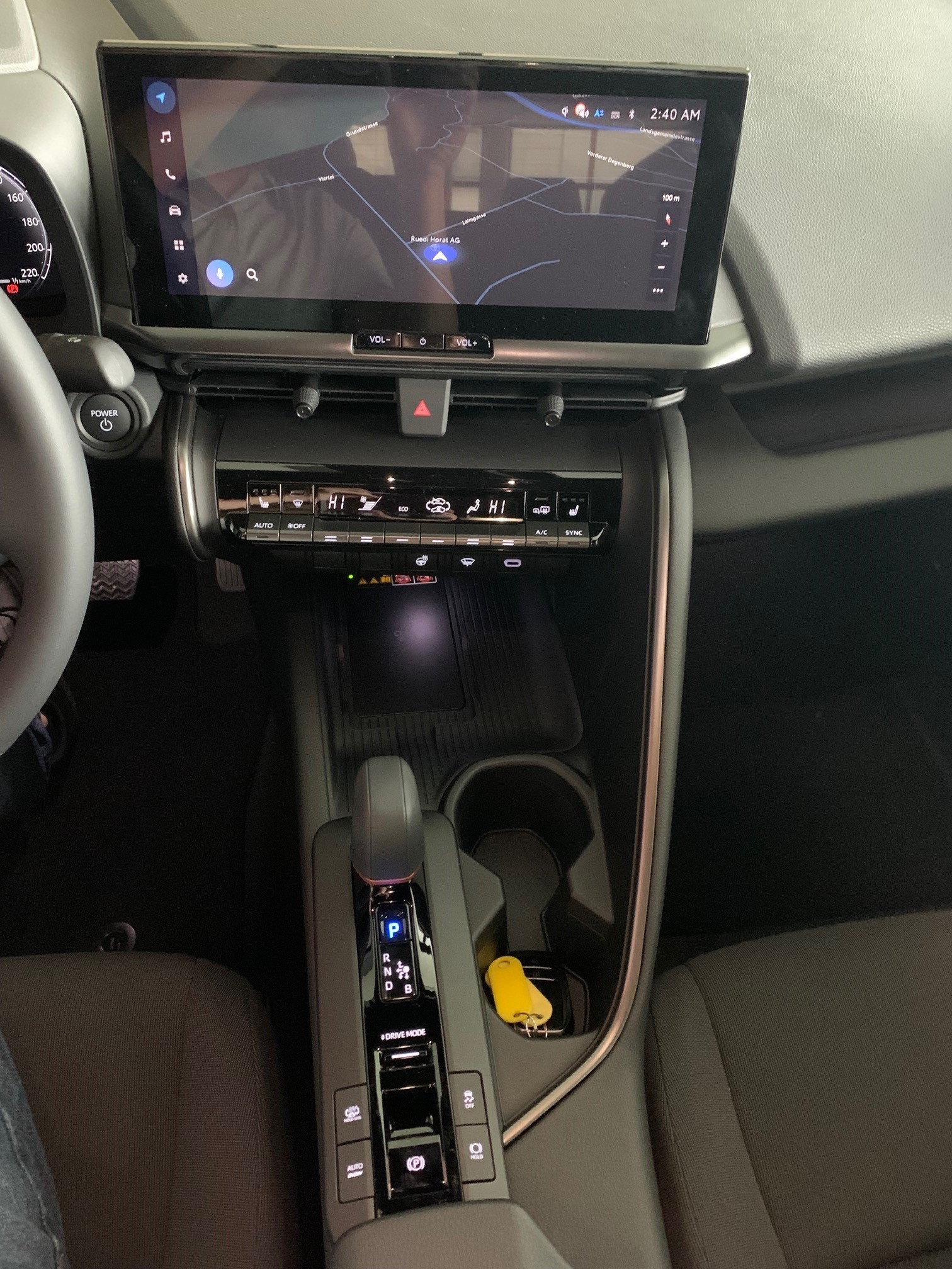 TOYOTA C-HR 2.0 PHEV Swiss Edition-image-11