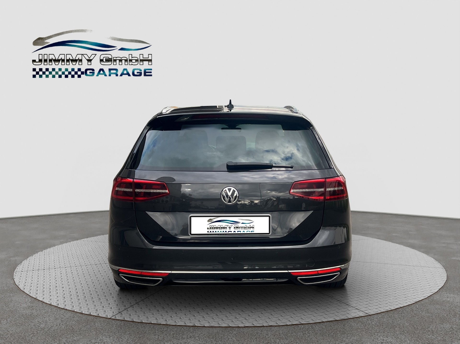 VW Passat Variant 2.0 TDI BMT Highline R Line DSG 4Motion-image-4