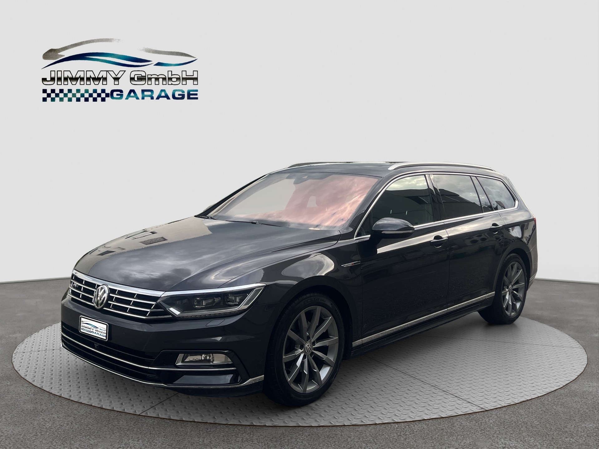 VW Passat Variant 2.0 TDI BMT Highline R Line DSG 4Motion-image-1