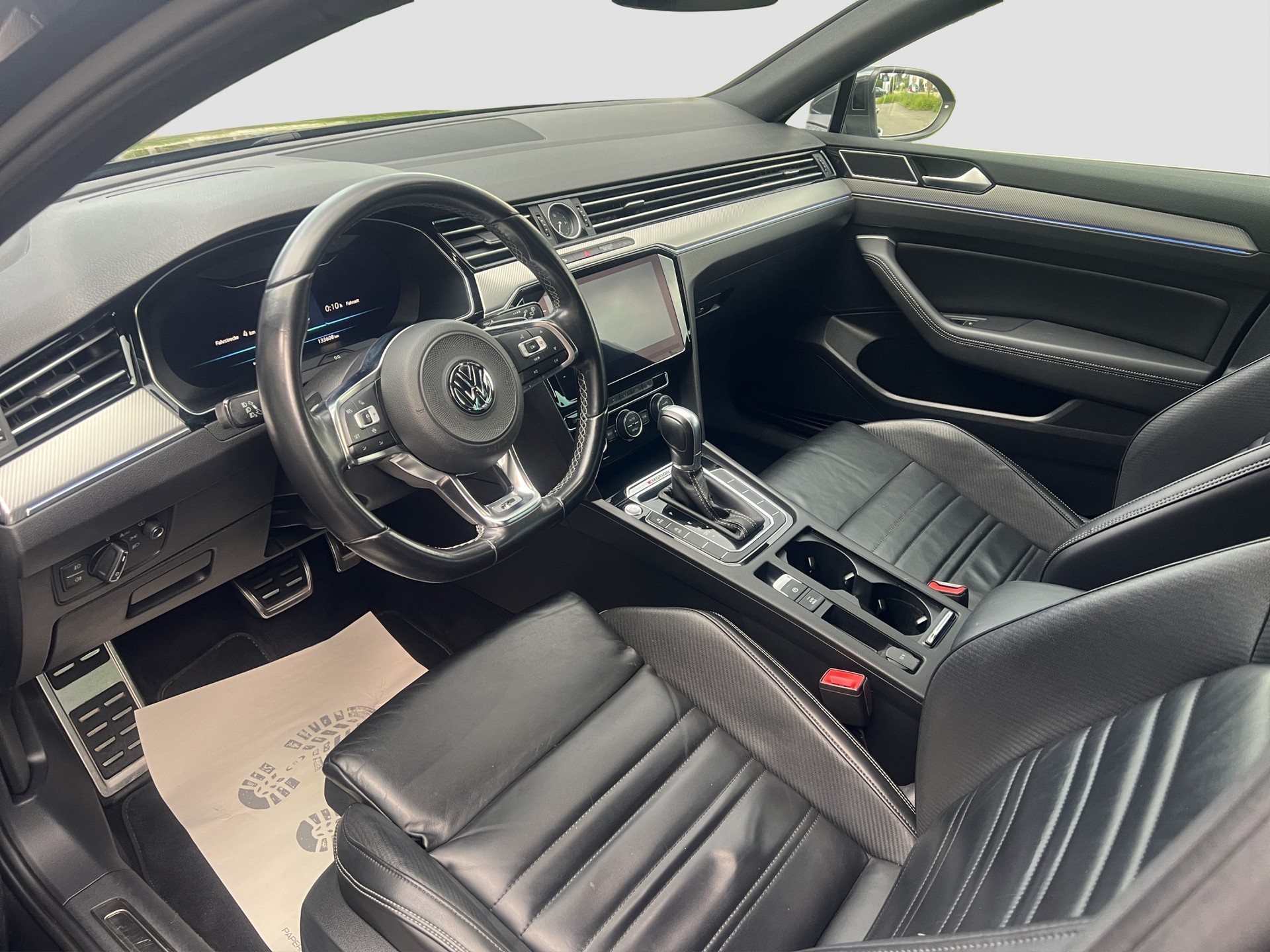 VW Passat Variant 2.0 TDI BMT Highline R Line DSG 4Motion-image-14