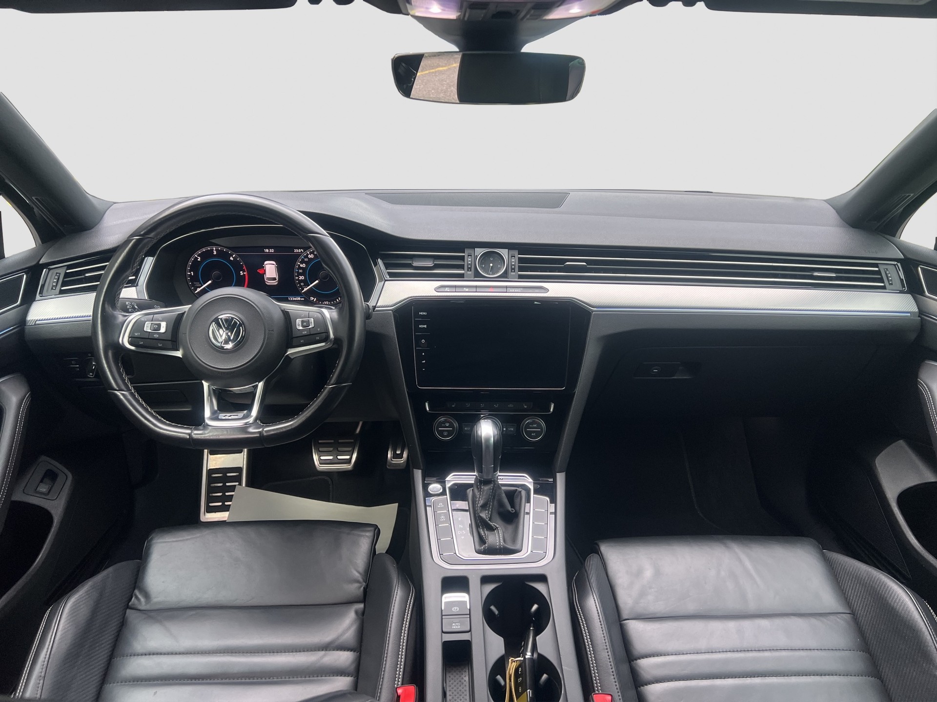 VW Passat Variant 2.0 TDI BMT Highline R Line DSG 4Motion-image-8