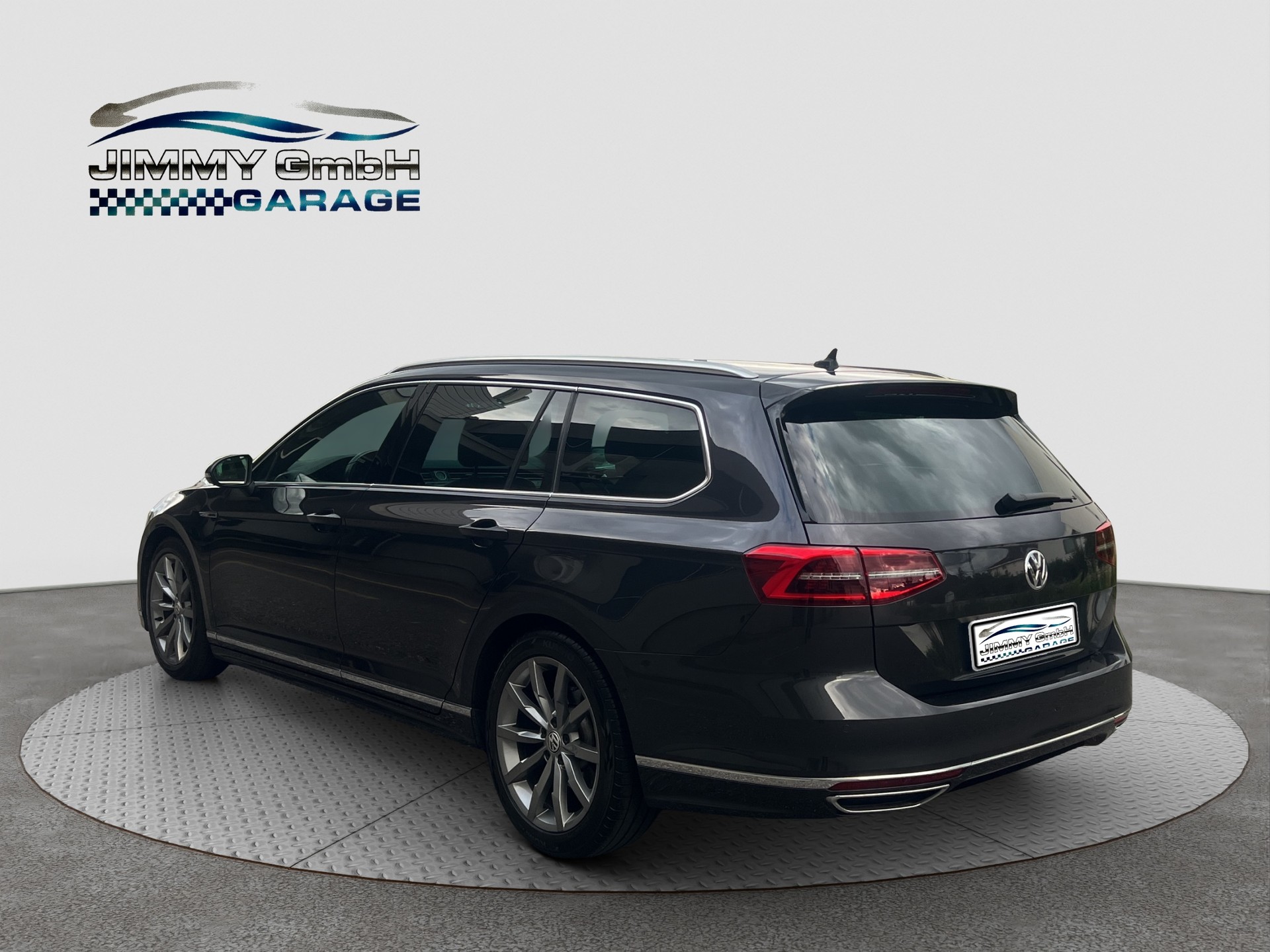 VW Passat Variant 2.0 TDI BMT Highline R Line DSG 4Motion-image-3