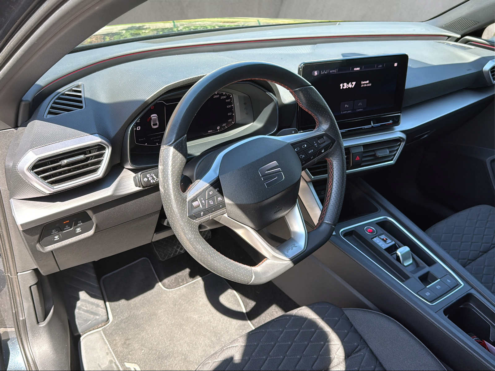 SEAT Leon ST 1.4 eHybrid pHEV DSG Hola FR-image-9
