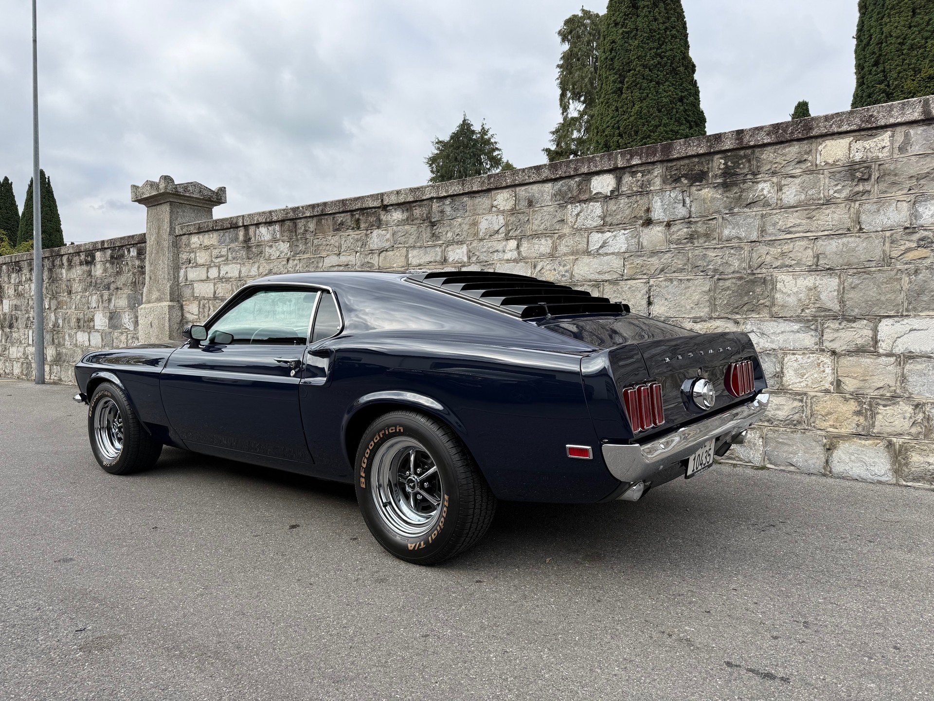 FORD Mustang Mach 1-image-2
