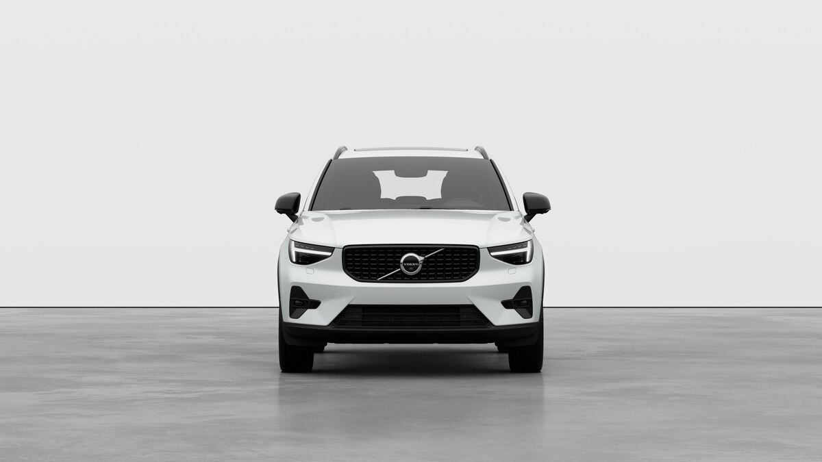 VOLVO XC40 2.0 B3 MH Plus Dark-image-4