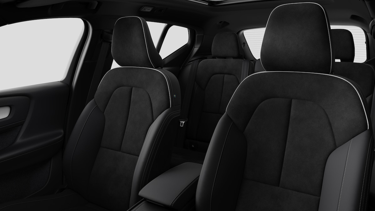 VOLVO XC40 2.0 B3 MH Plus Dark-image-10