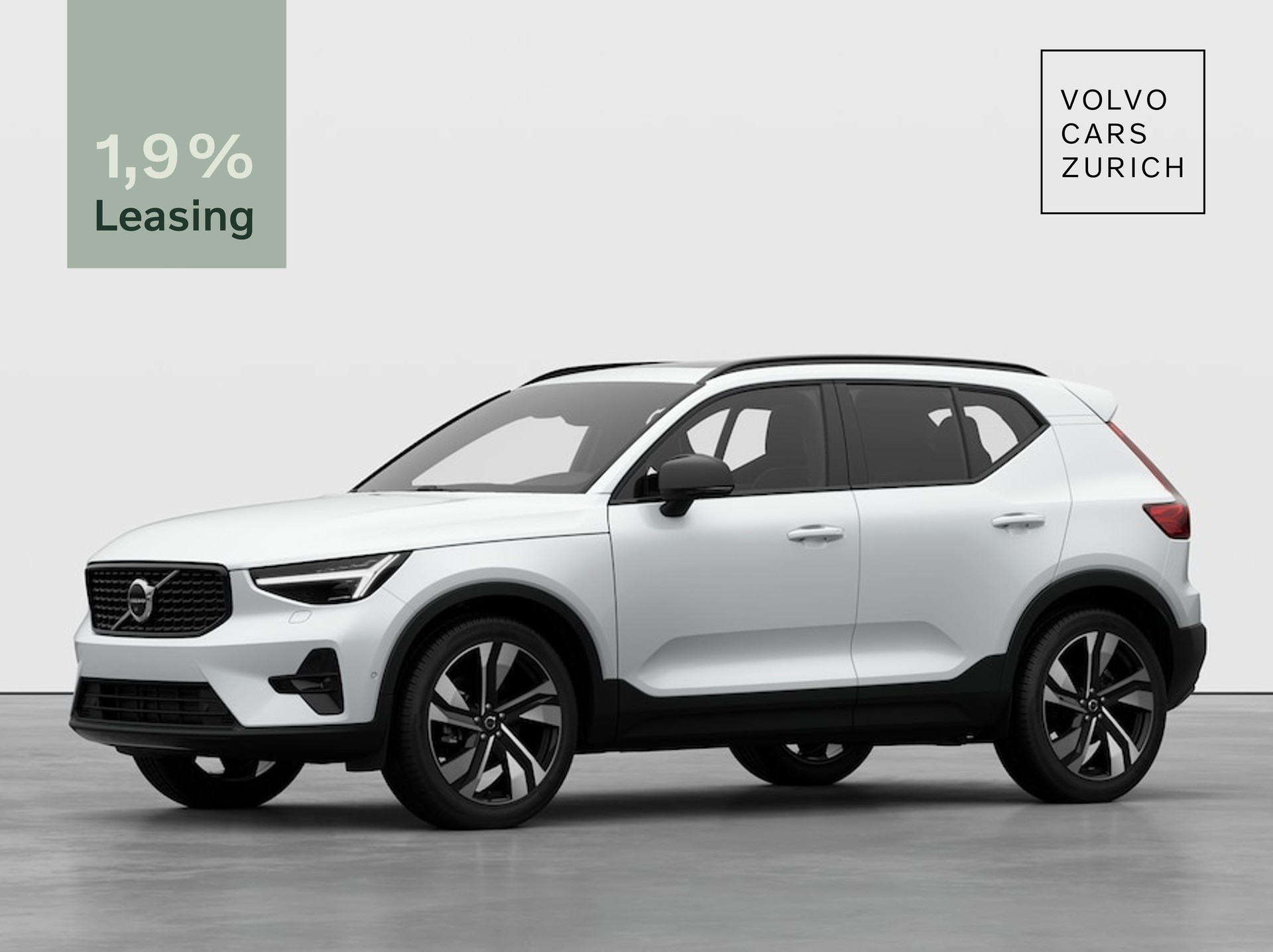 VOLVO XC40 2.0 B3 MH Plus Dark-image-0