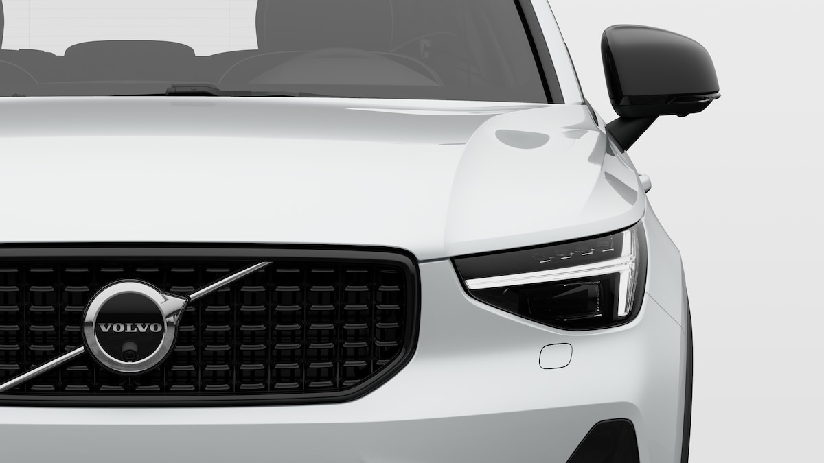 VOLVO XC40 2.0 B3 MH Plus Dark-image-6