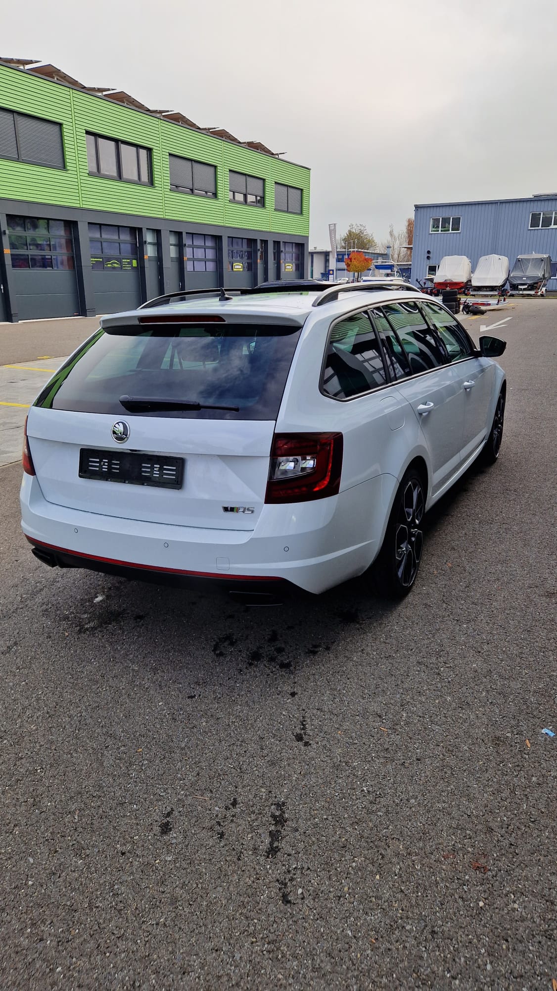 SKODA Octavia Combi 2.0 TSI RS 245 DSG-image-3