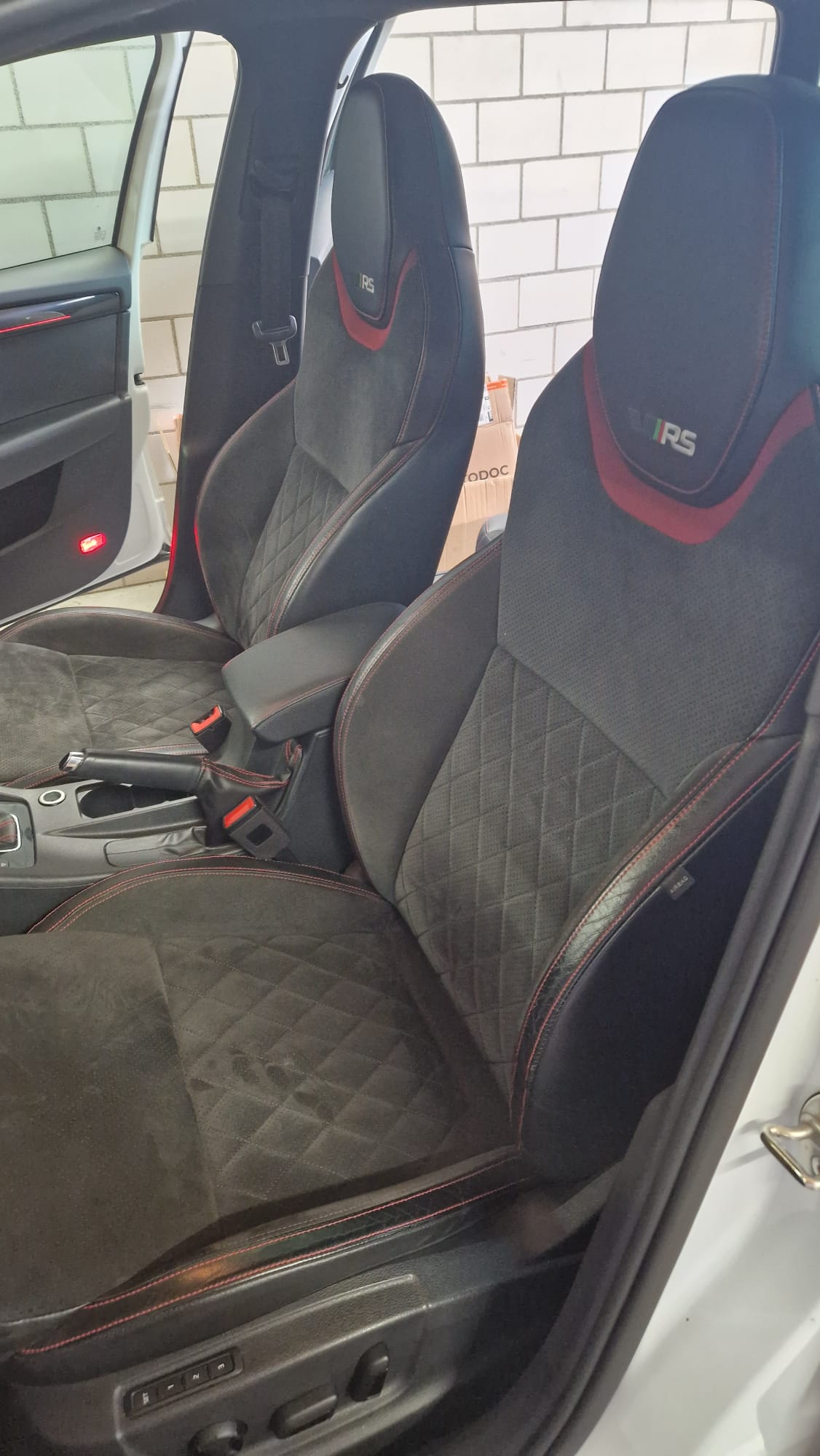 SKODA Octavia Combi 2.0 TSI RS 245 DSG-image-7