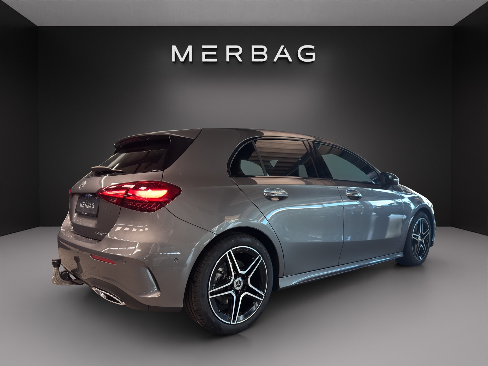 MERCEDES-BENZ A 250 4Matic 8G-DCT AMG Line-image-5