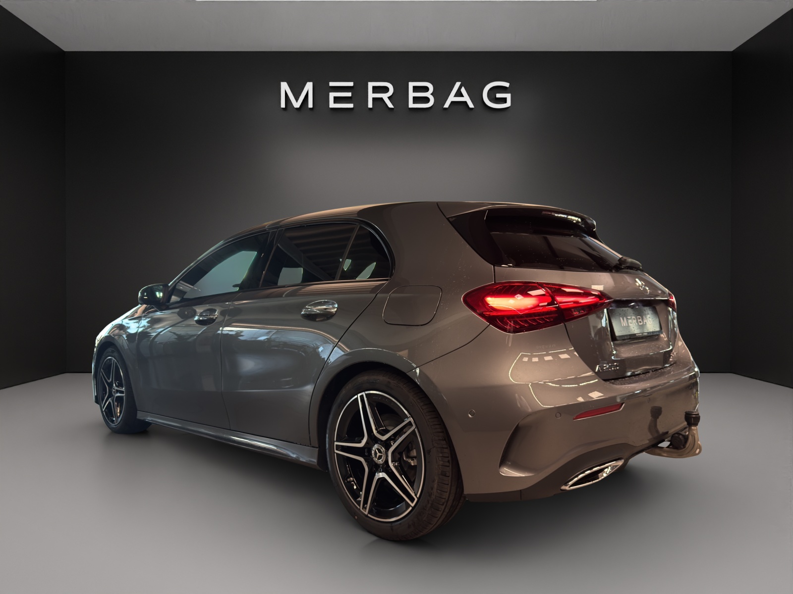 MERCEDES-BENZ A 250 4Matic 8G-DCT AMG Line-image-3