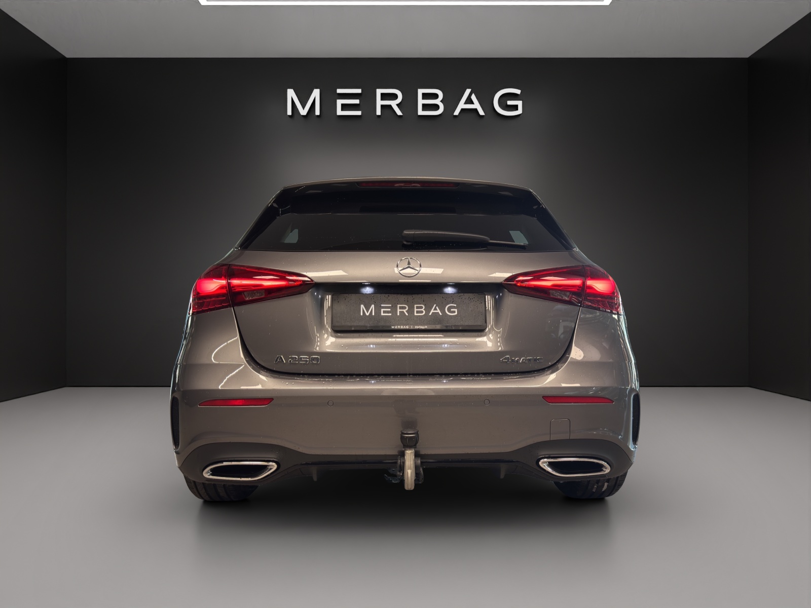 MERCEDES-BENZ A 250 4Matic 8G-DCT AMG Line-image-4