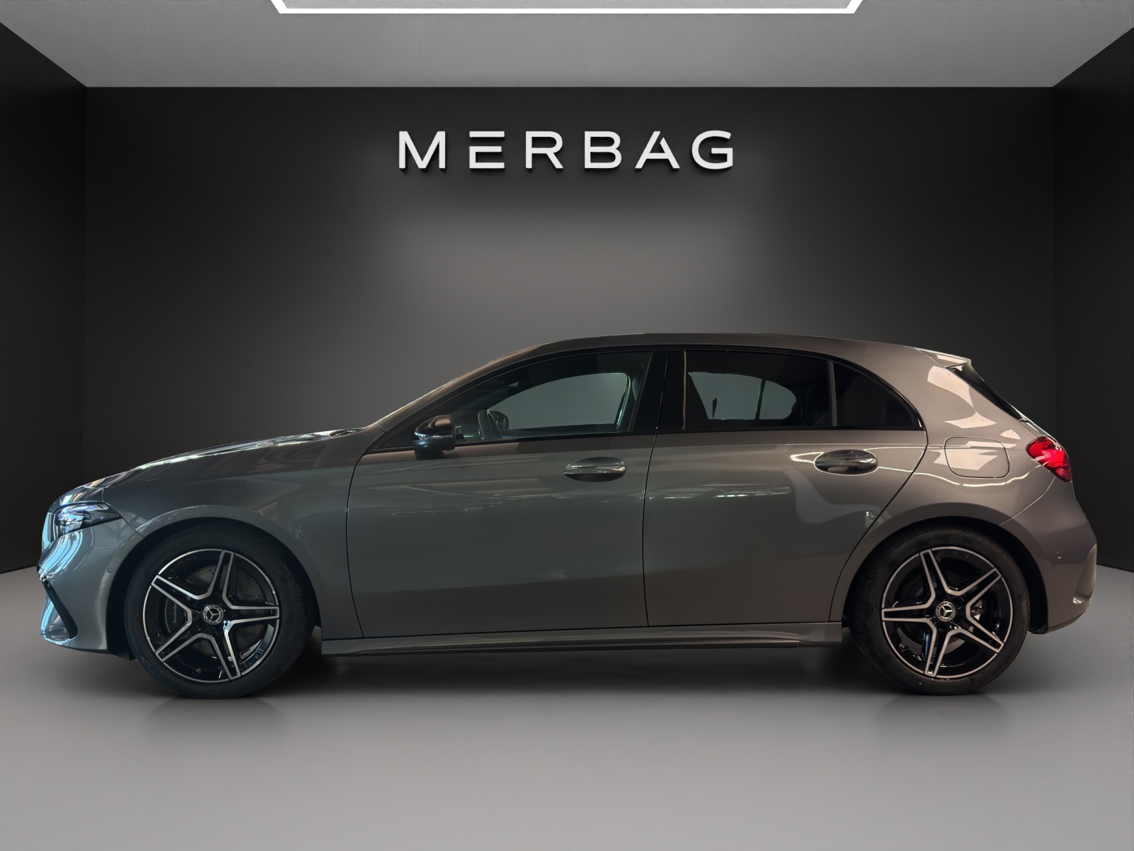MERCEDES-BENZ A 250 4Matic 8G-DCT AMG Line-image-1