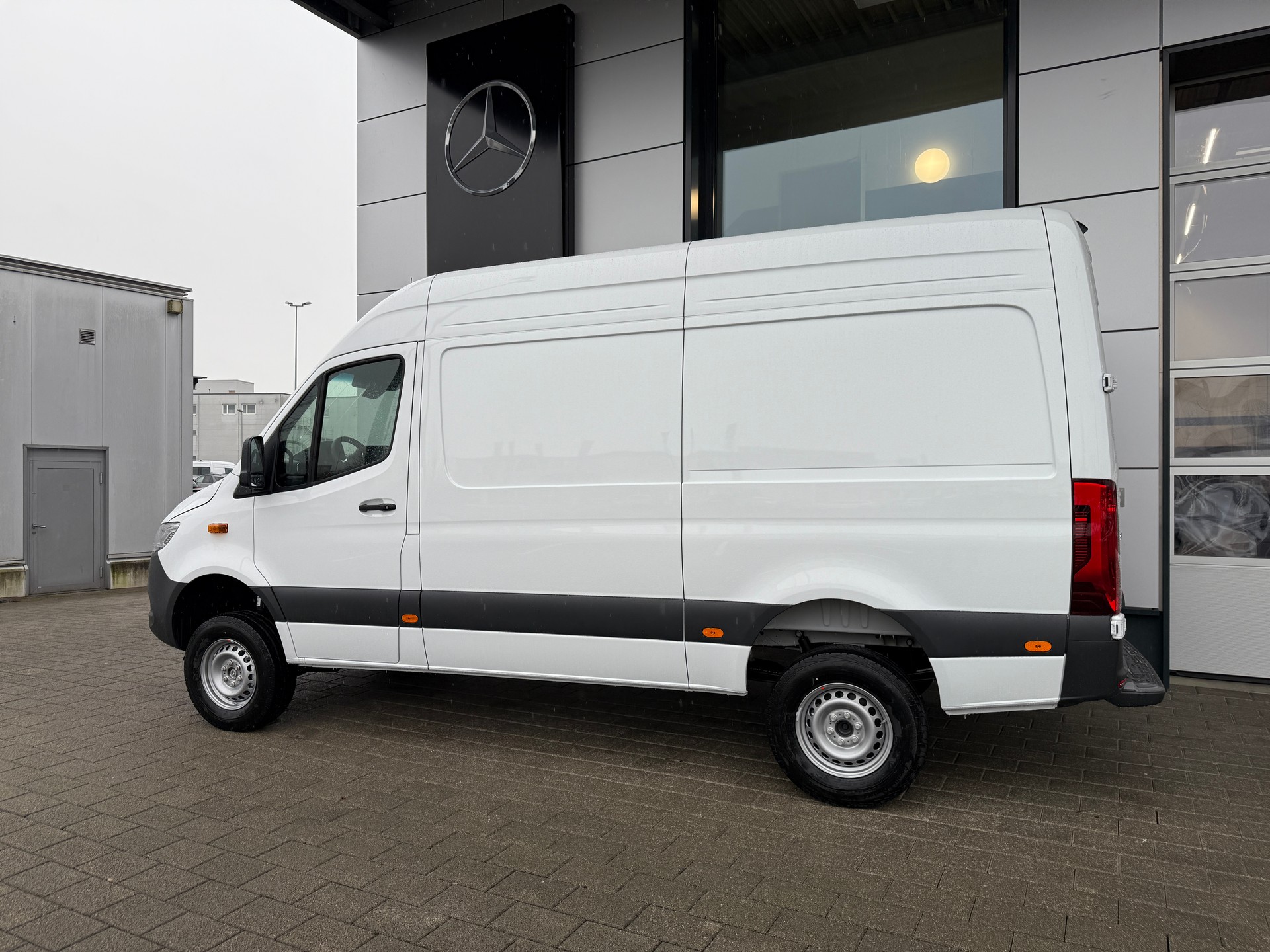 MERCEDES-BENZ Sprinter 319 CDI 4MATIC PRO KA 3665mm S-image-2