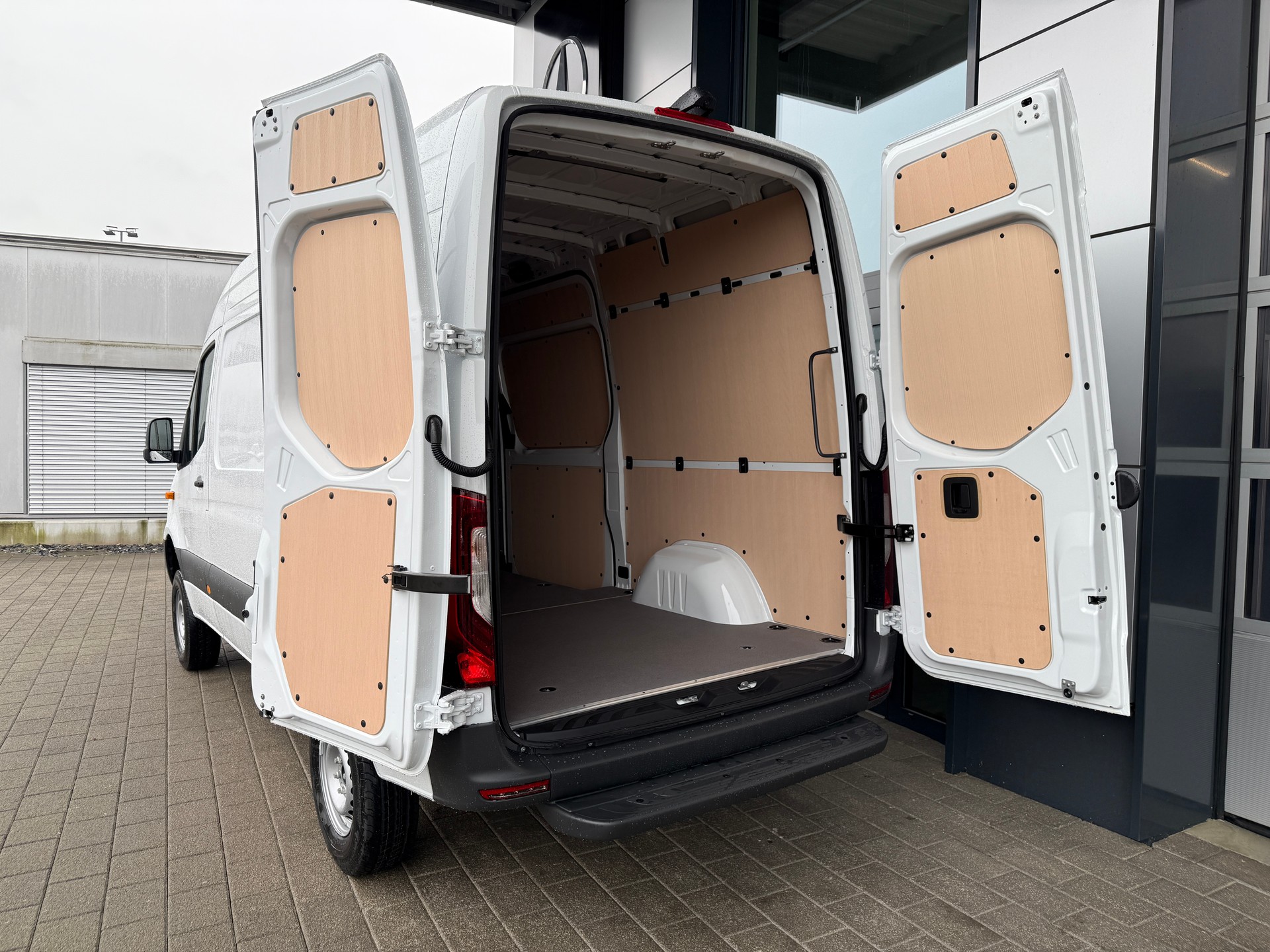 MERCEDES-BENZ Sprinter 319 CDI 4MATIC PRO KA 3665mm S-image-4