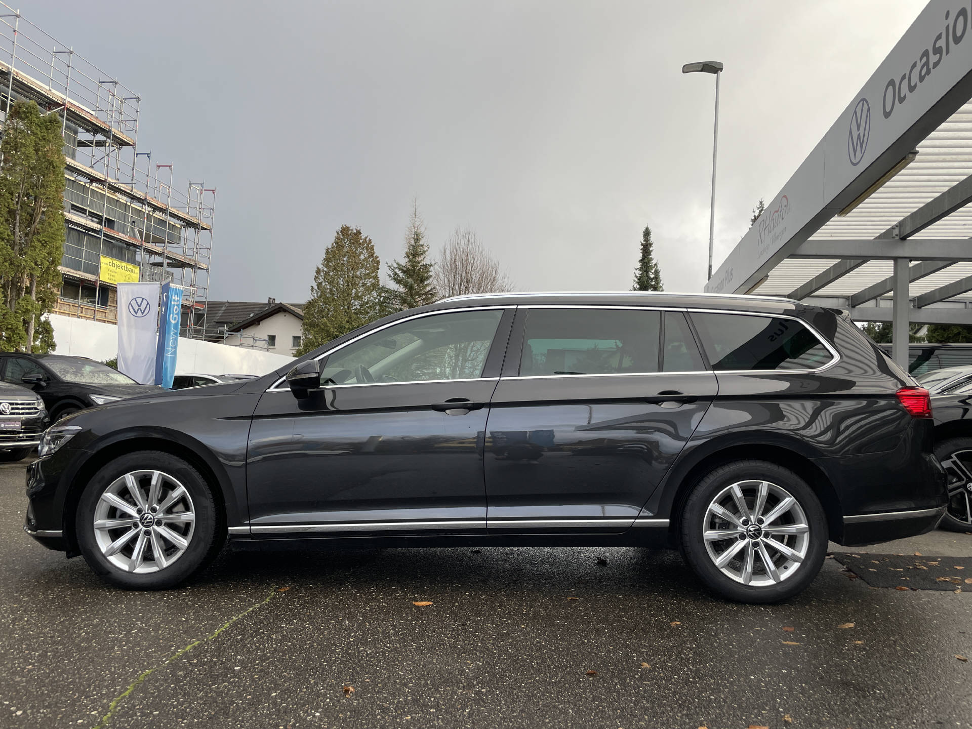 VW Passat Variant 2.0 TDI Elegance DSG 4m-image-2