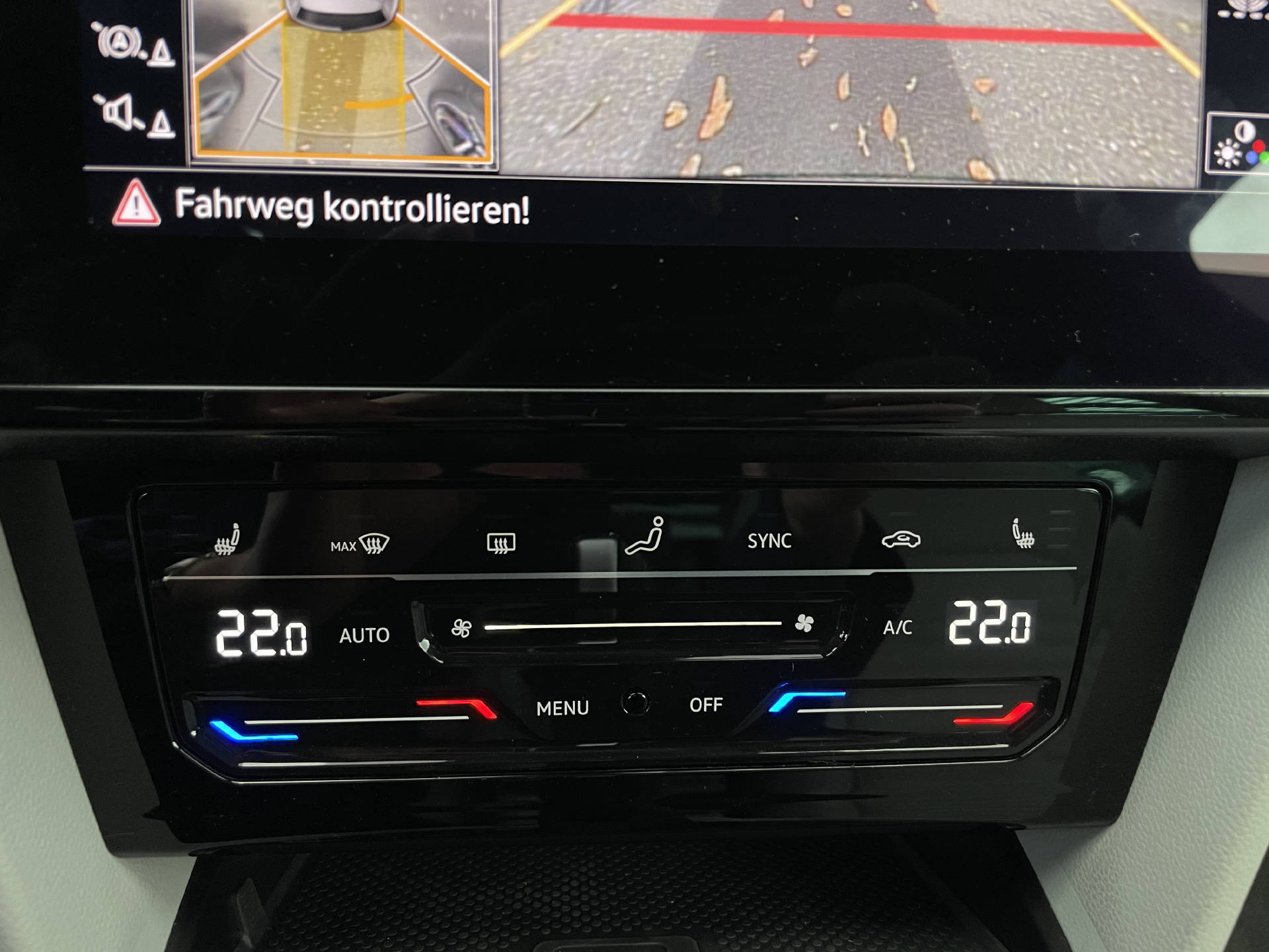 VW Passat Variant 2.0 TDI Elegance DSG 4m-image-14