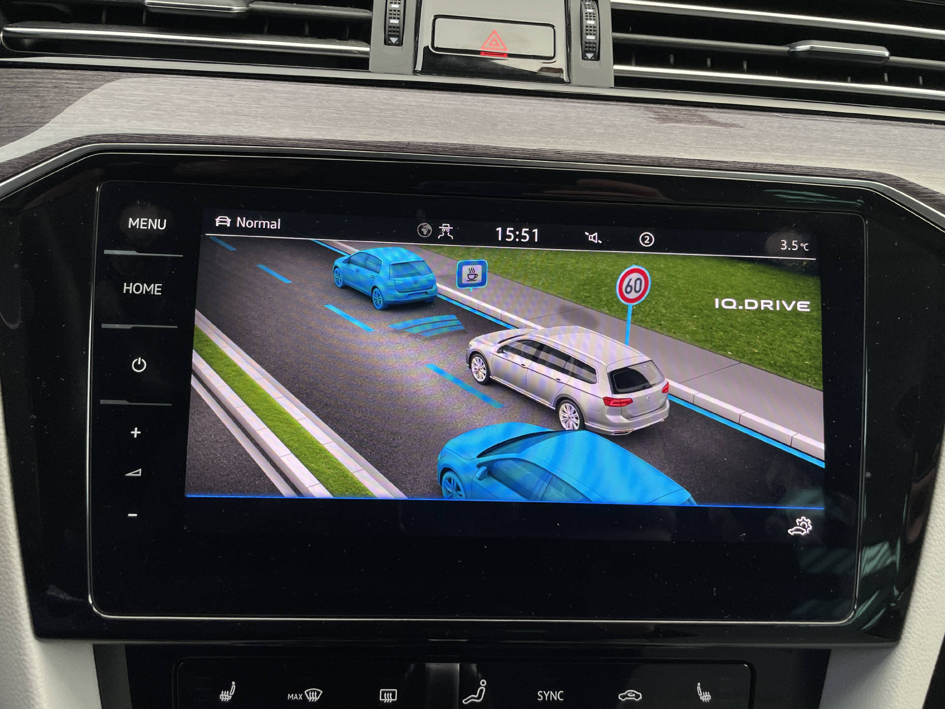 VW Passat Variant 2.0 TDI Elegance DSG 4m-image-12