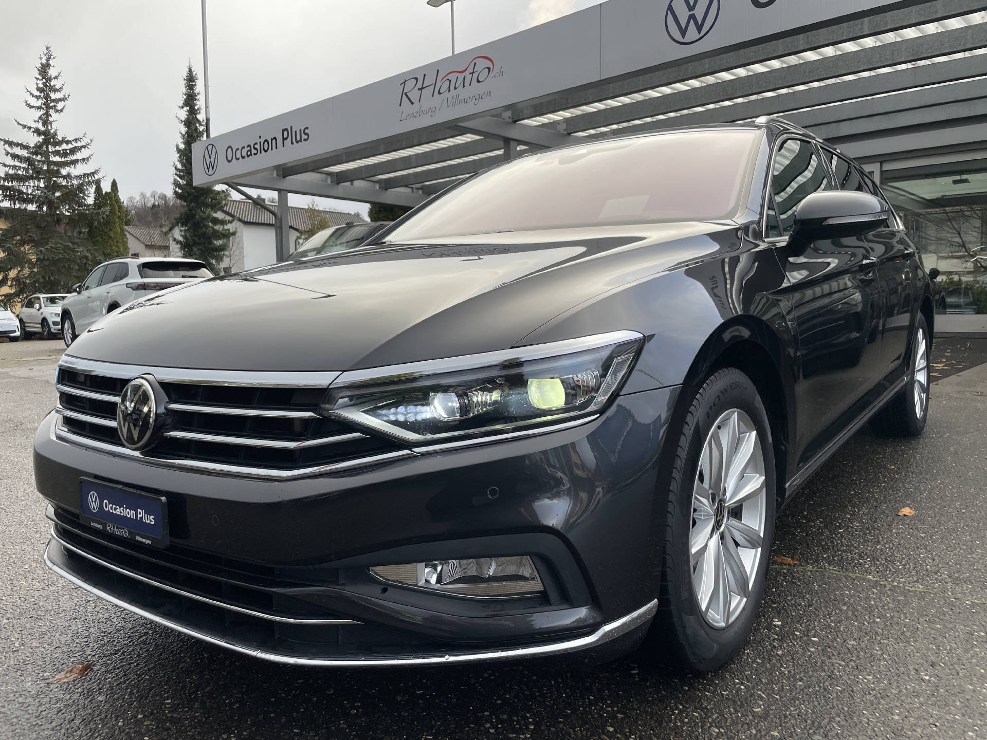 VW Passat Variant 2.0 TDI Elegance DSG 4m-image-0