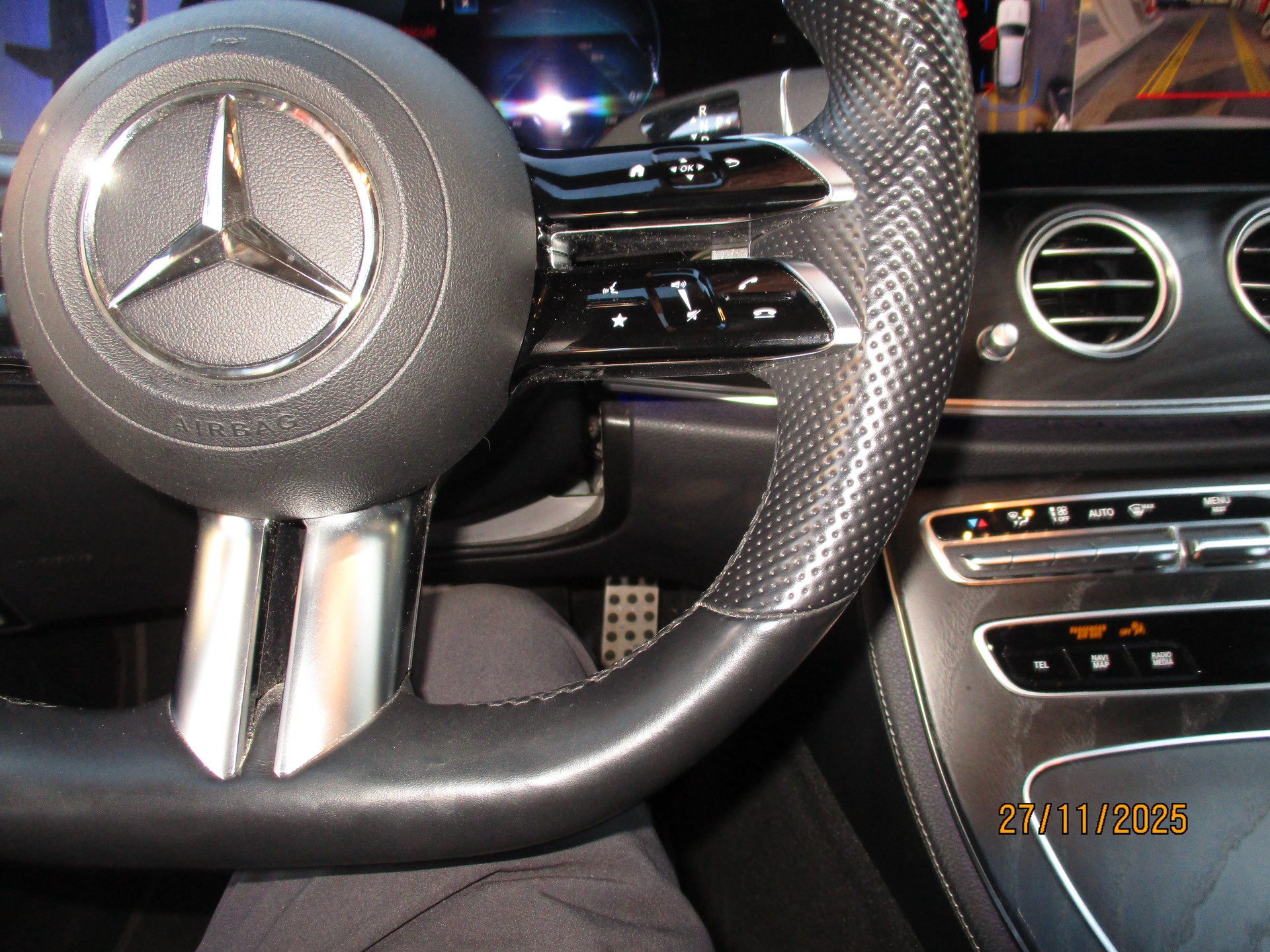 MERCEDES-BENZ E 220 d T 4Matic SWISS STAR BREAK 9G-Tronic PACK AMG-image-10