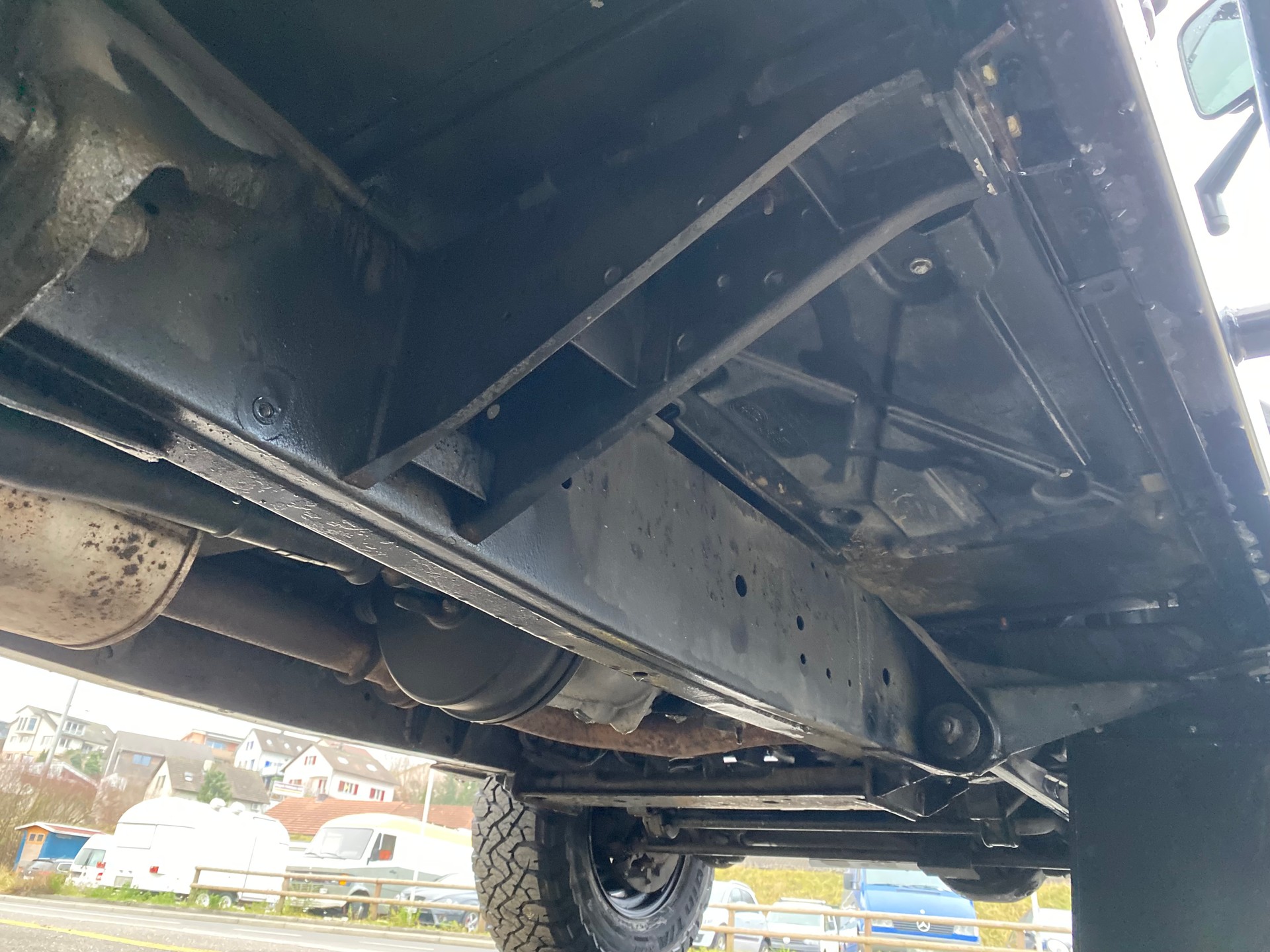 LAND ROVER Defender 110 2.4 Td4 Station Wagon-image-9