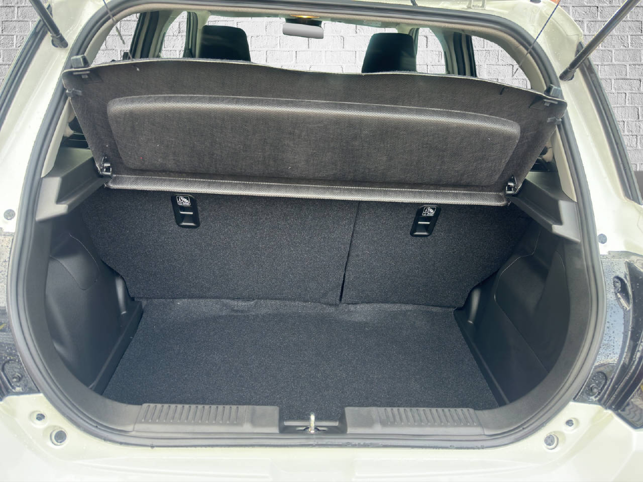 SUZUKI Swift 1.2 Compact Top Hybrid-image-6