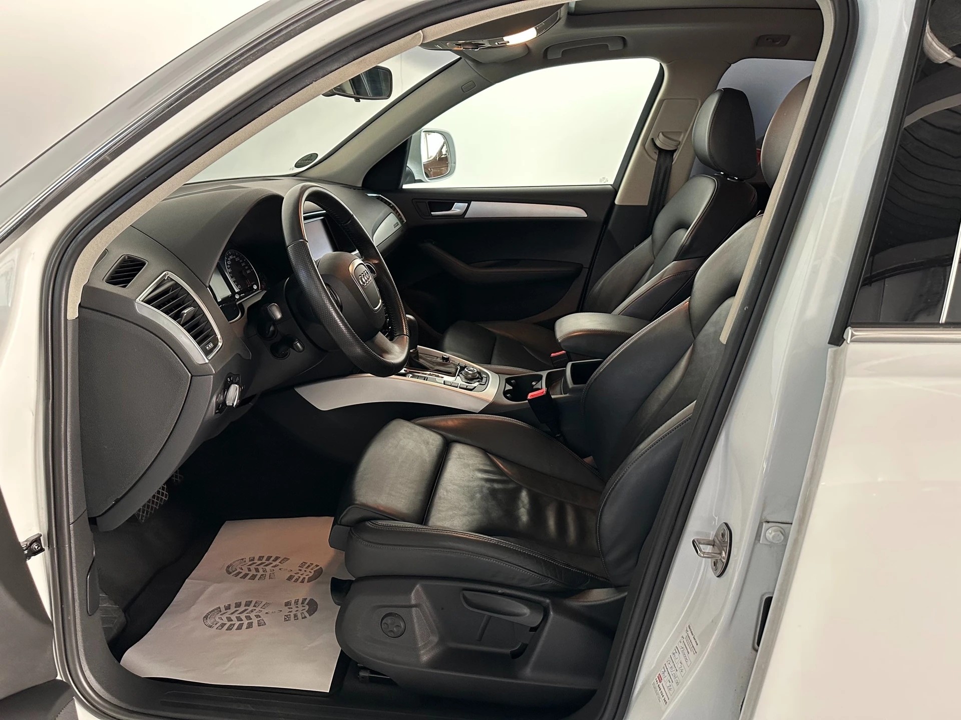 AUDI Q5 3.0 TDI quattro S-tronic-image-17