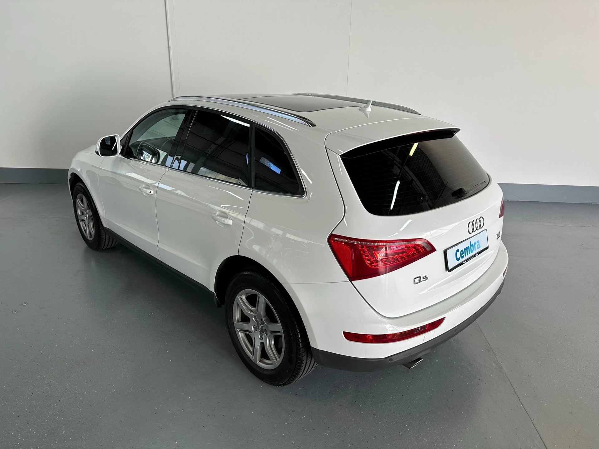 AUDI Q5 3.0 TDI quattro S-tronic-image-6