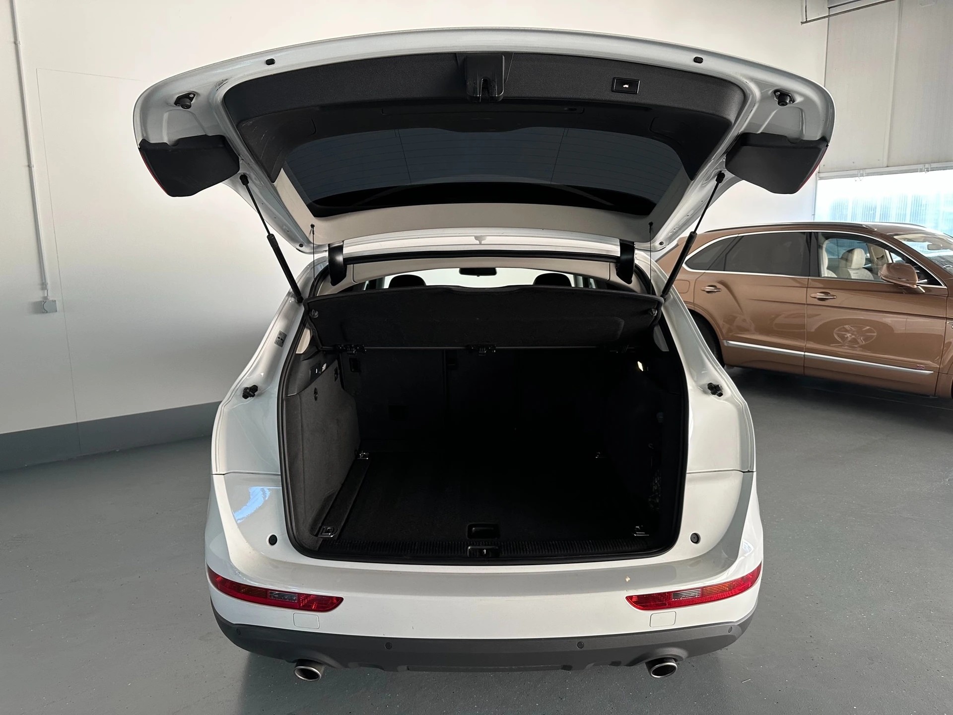 AUDI Q5 3.0 TDI quattro S-tronic-image-12