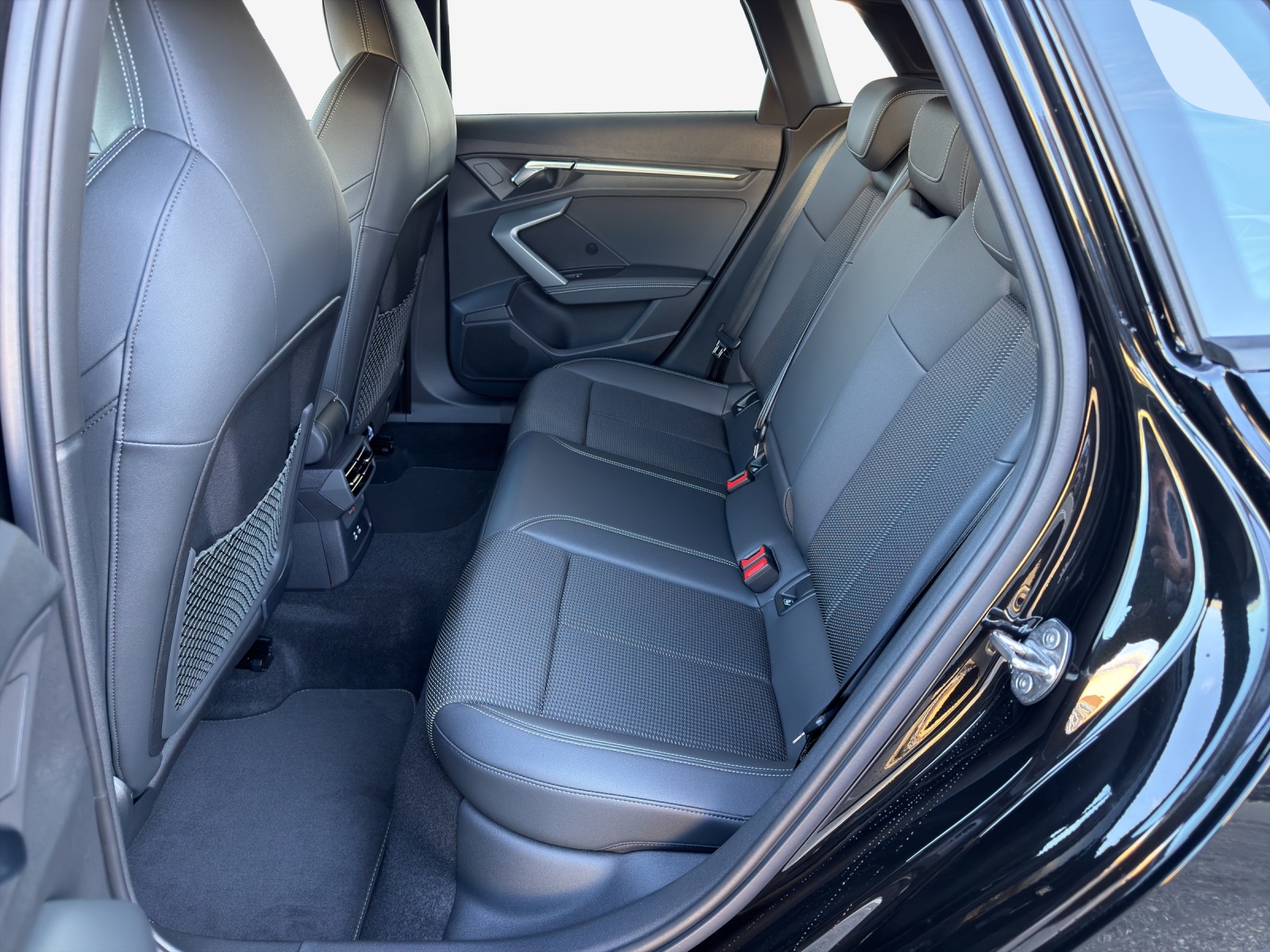 AUDI A3 Sportback 40 TFSI e Attraction S-tronic-image-11