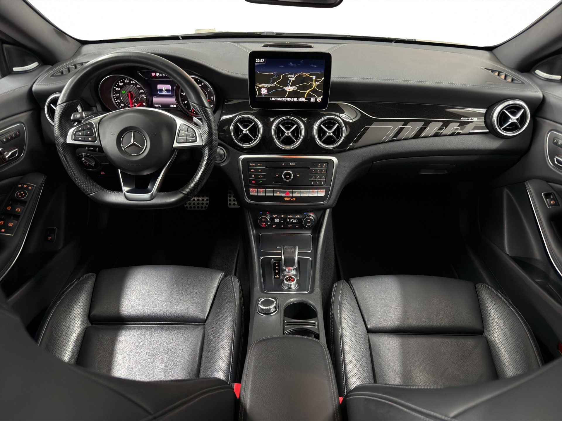 MERCEDES-BENZ CLA Shooting Brake 45 AMG 4Matic Speedshift-image-8