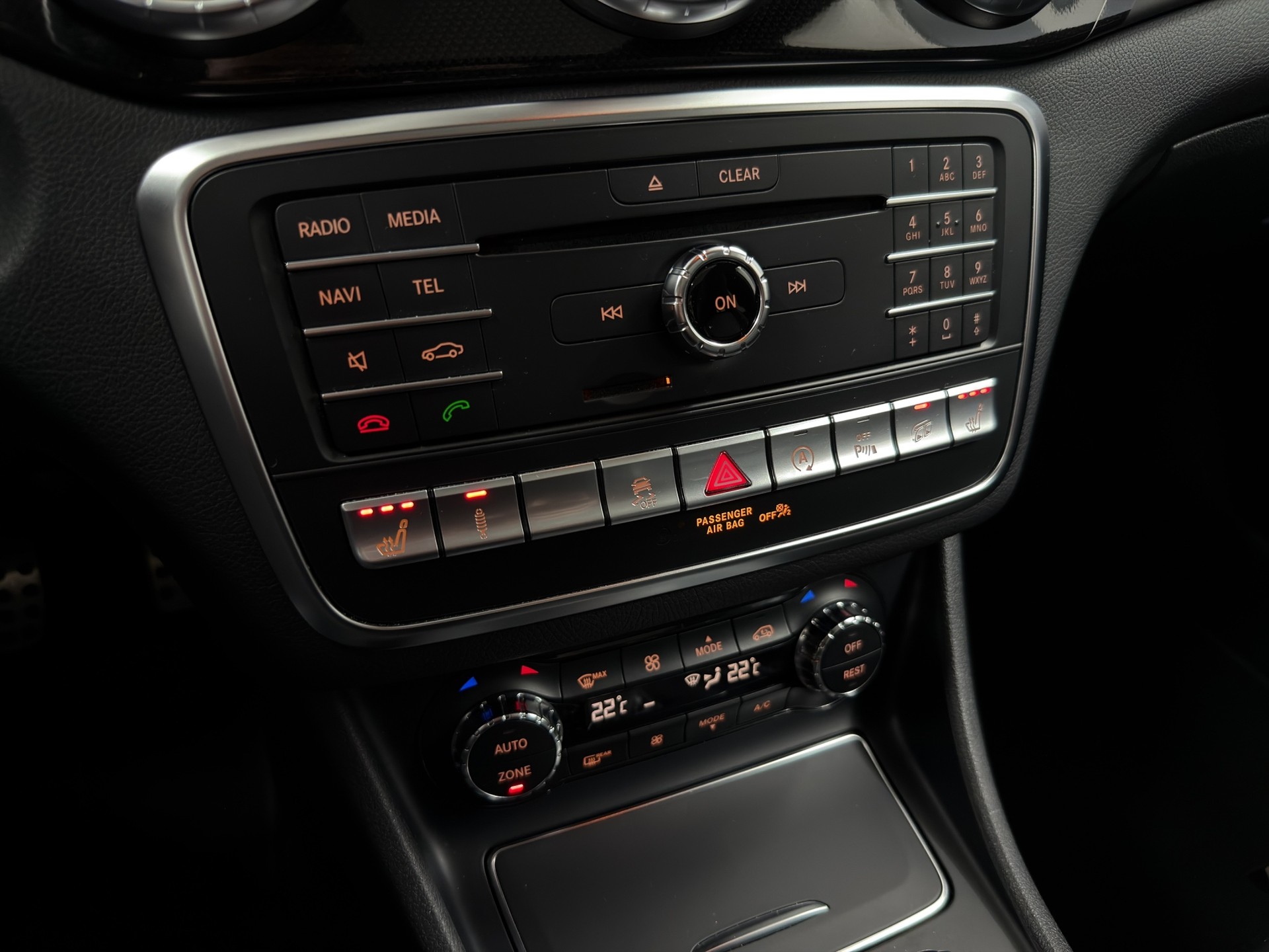 MERCEDES-BENZ CLA Shooting Brake 45 AMG 4Matic Speedshift-image-14