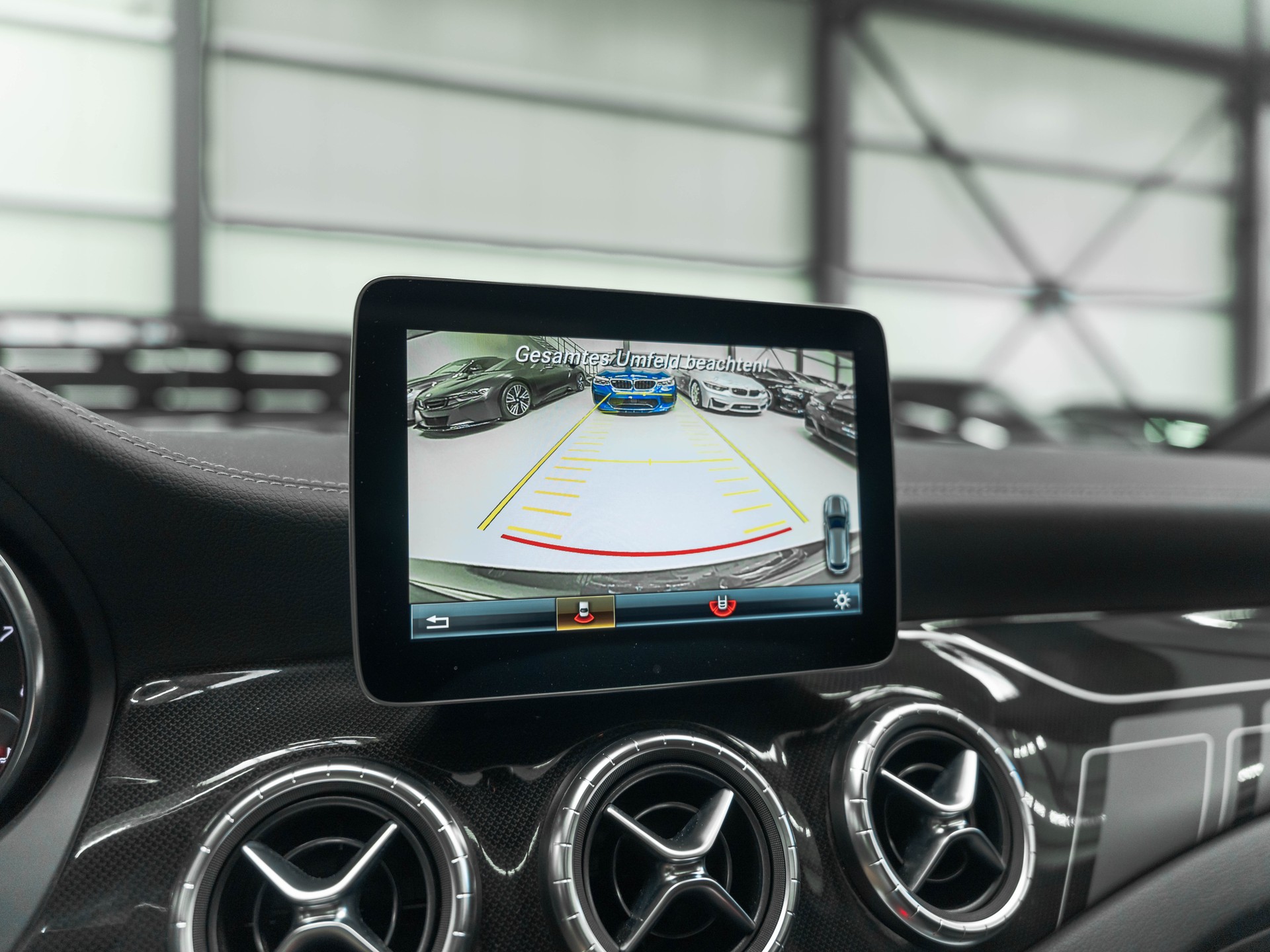 MERCEDES-BENZ CLA Shooting Brake 45 AMG 4Matic Speedshift-image-27