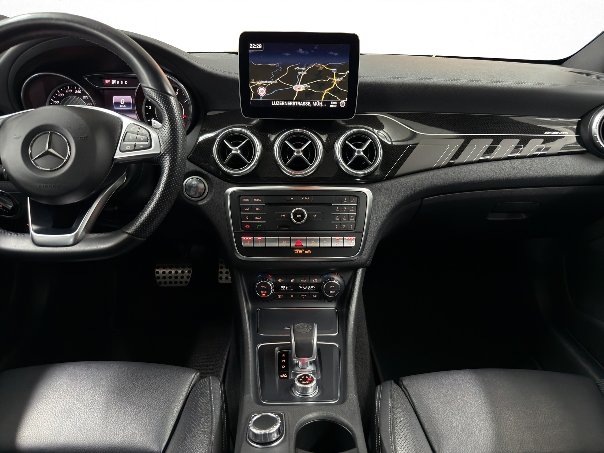 MERCEDES-BENZ CLA Shooting Brake 45 AMG 4Matic Speedshift-image-11