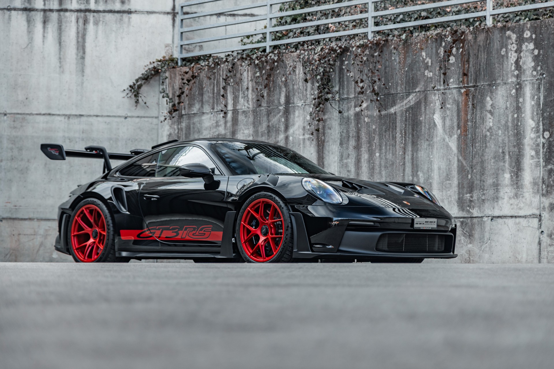PORSCHE 911 GT3 RS-image-15