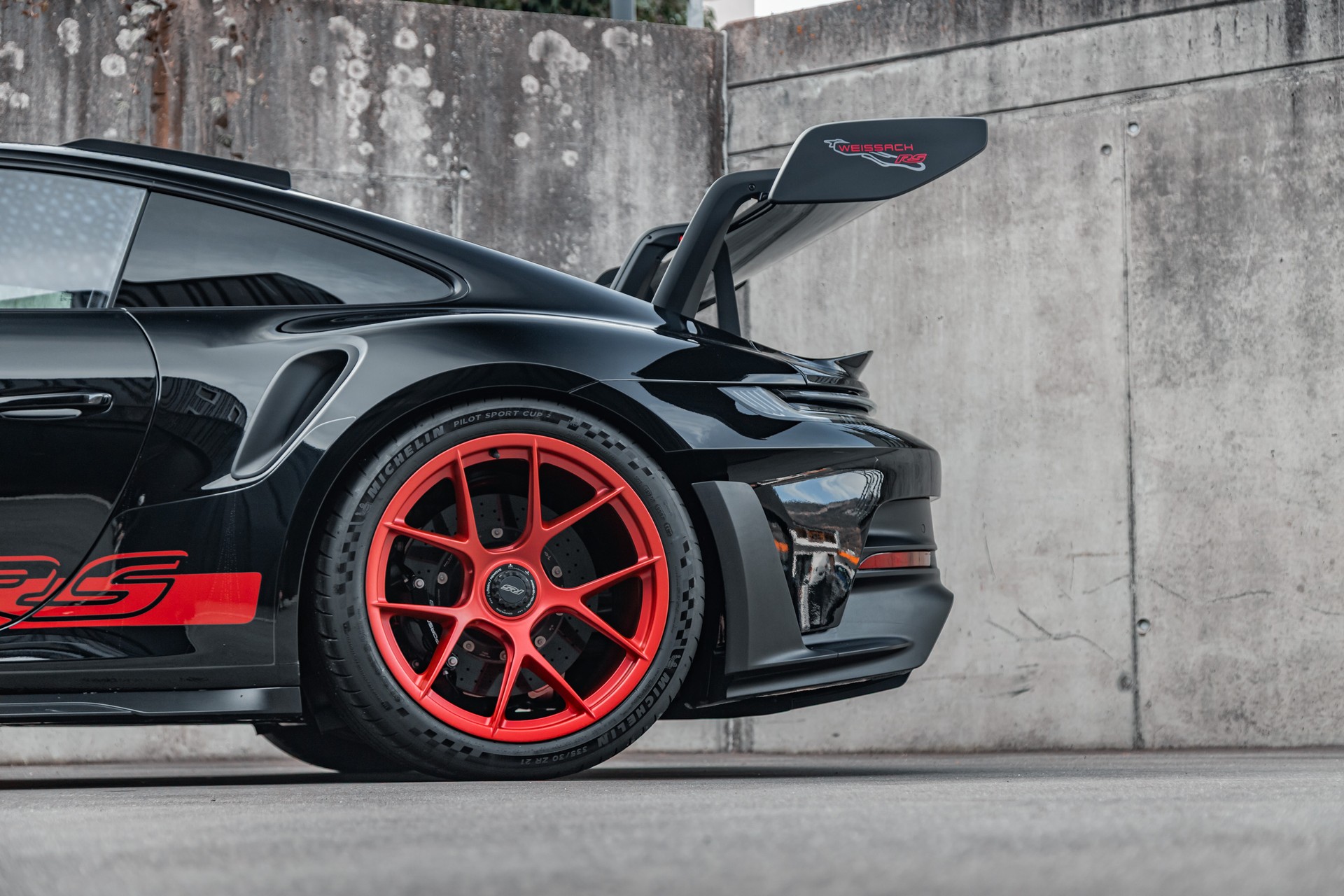 PORSCHE 911 GT3 RS-image-1