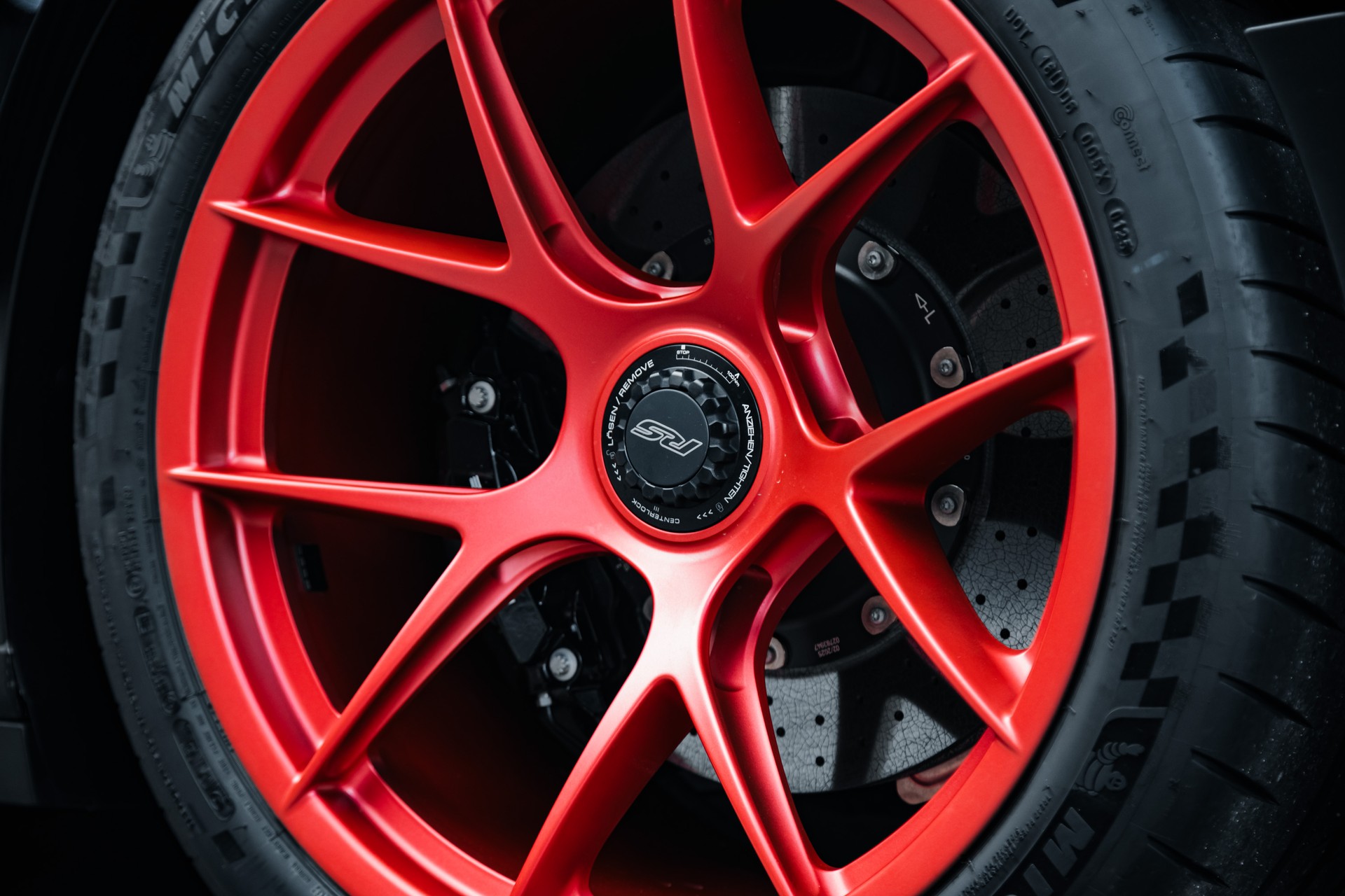 PORSCHE 911 GT3 RS-image-13