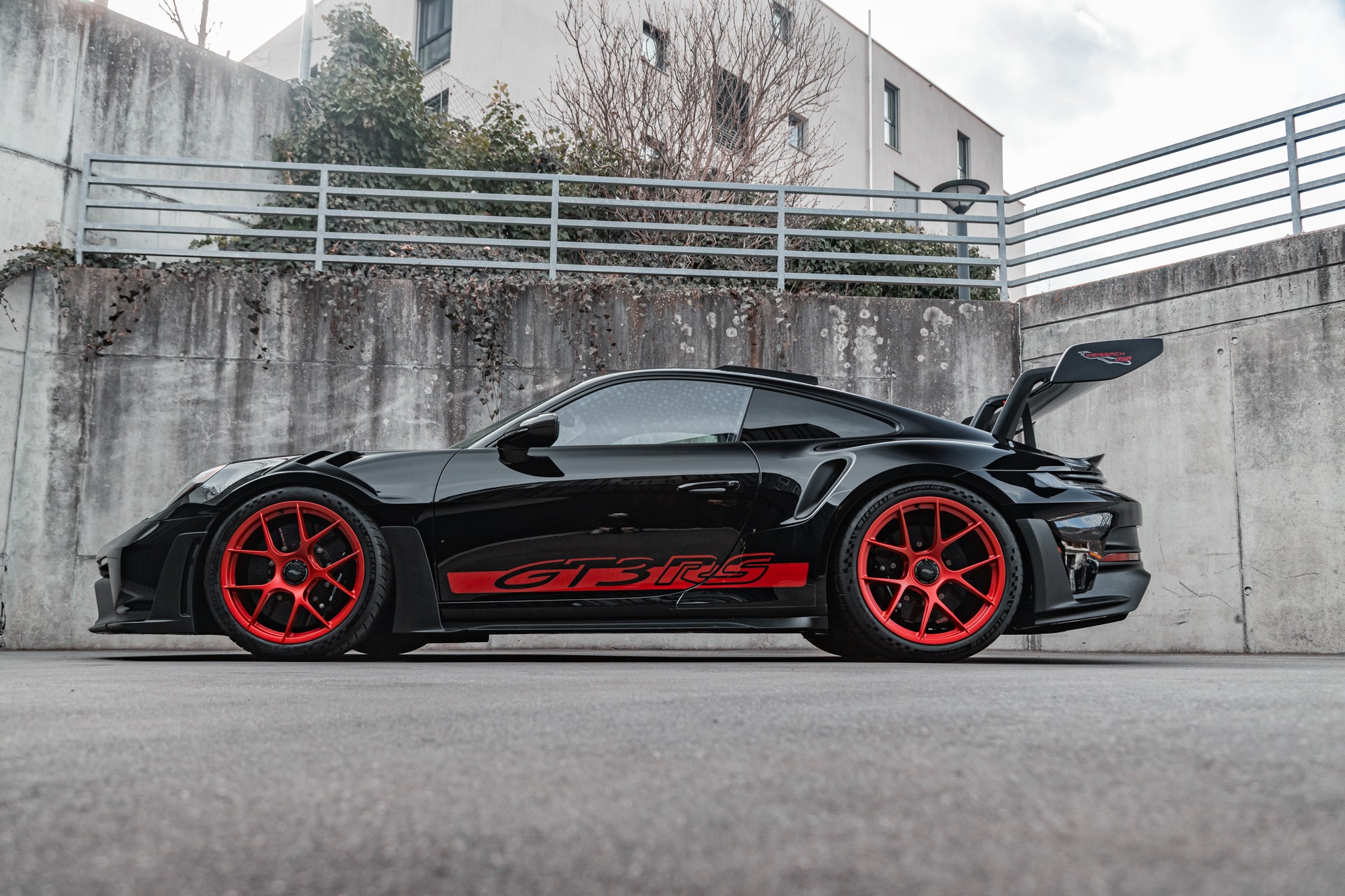 PORSCHE 911 GT3 RS-image-0