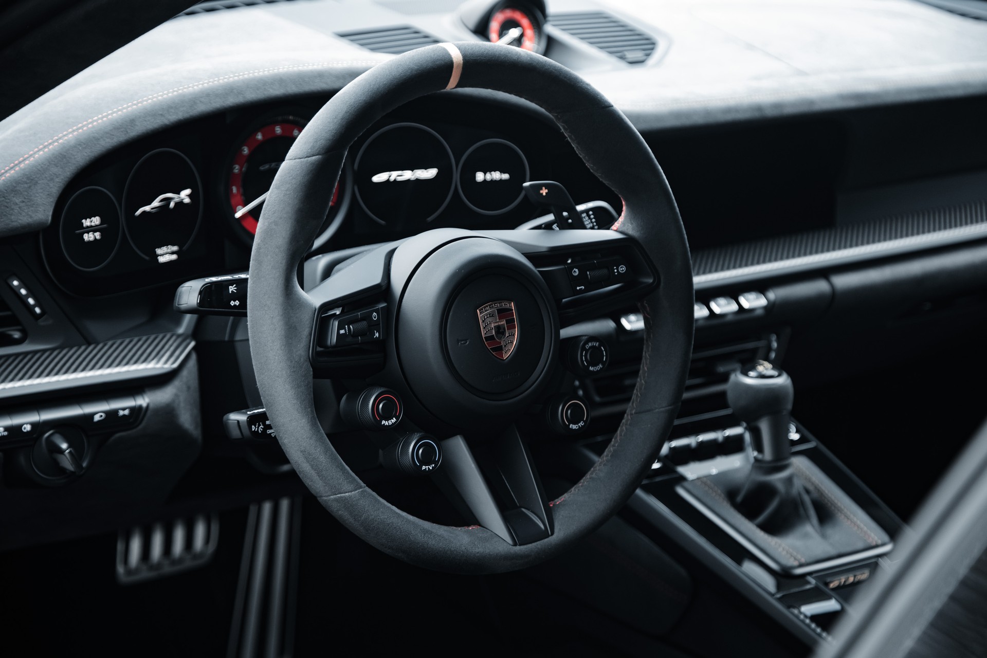 PORSCHE 911 GT3 RS-image-18