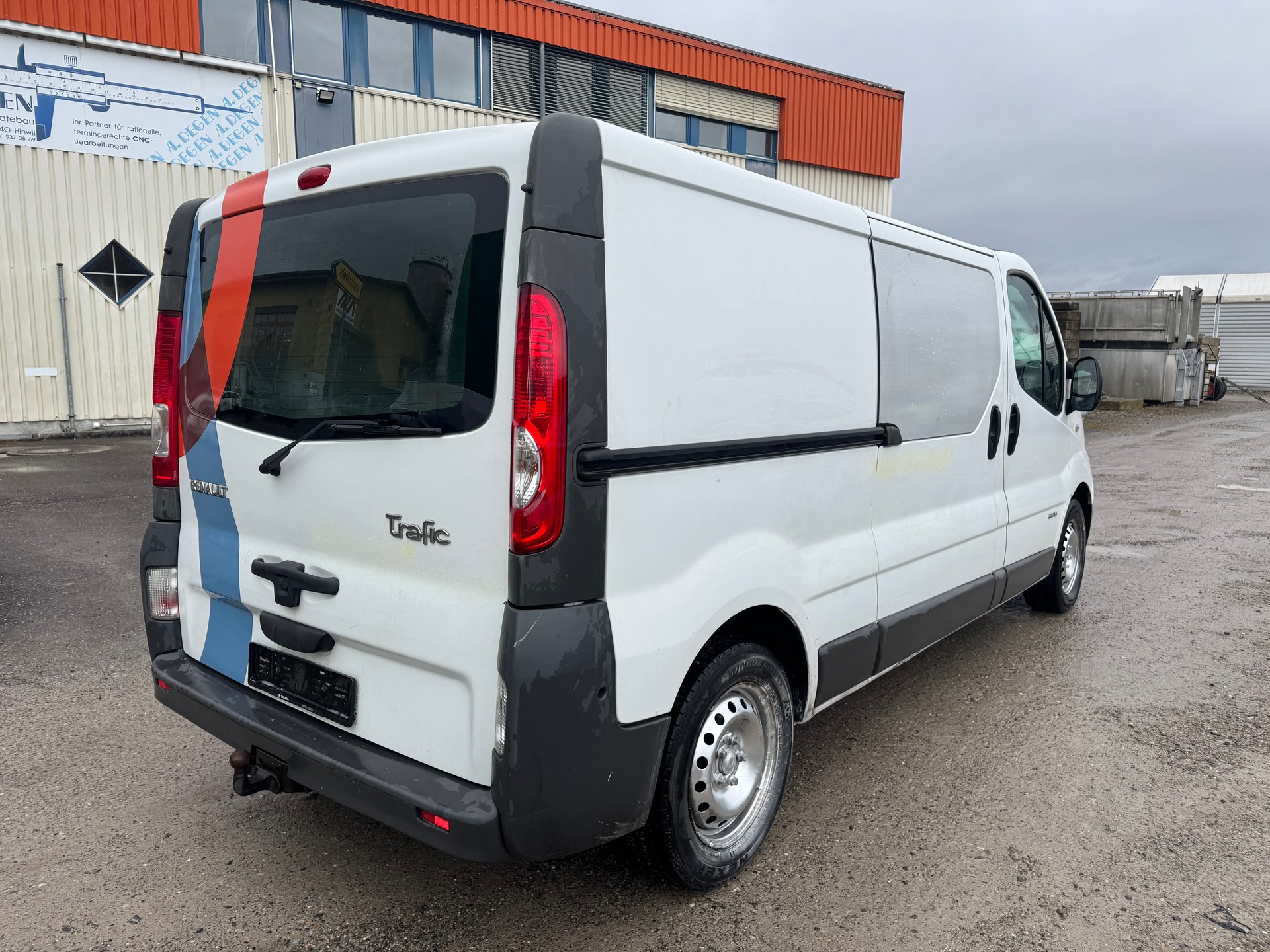 RENAULT Trafic 2.0 dCi 115 2.9t L2H1-showroom-element-3