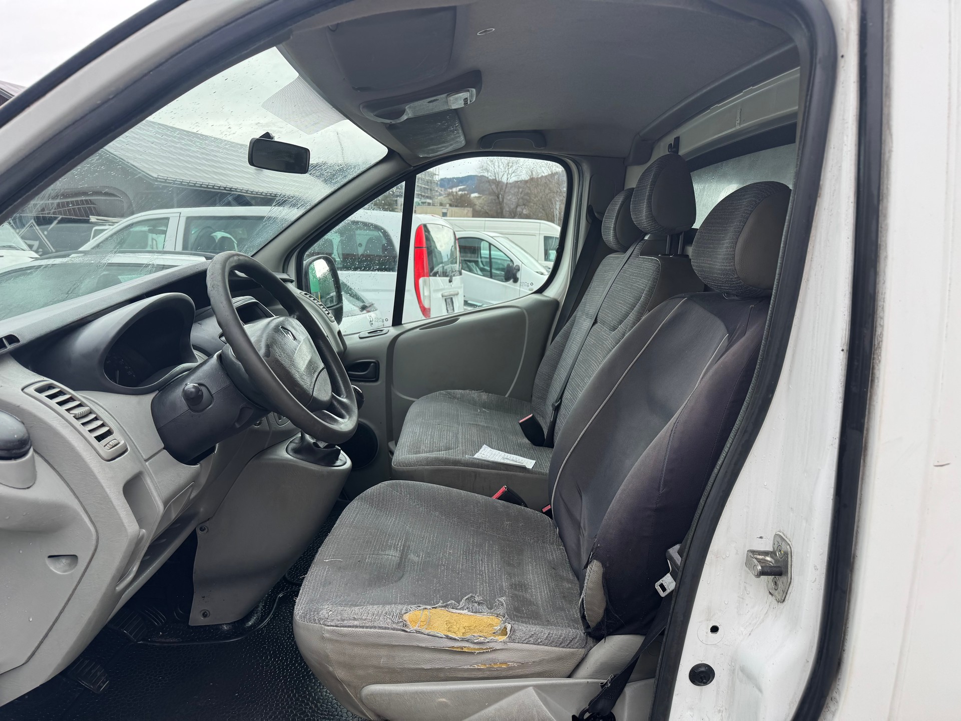 RENAULT Trafic 2.0 dCi 115 2.9t L2H1-image-7