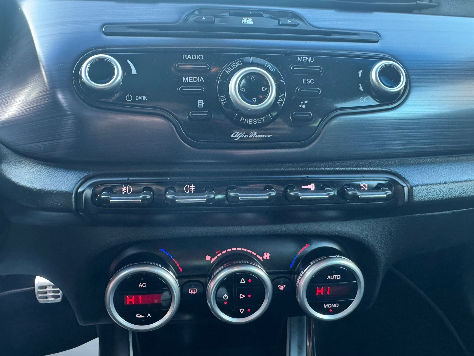 ALFA ROMEO Giulietta 1750 TBi Quadrifoglio Verde-image-24